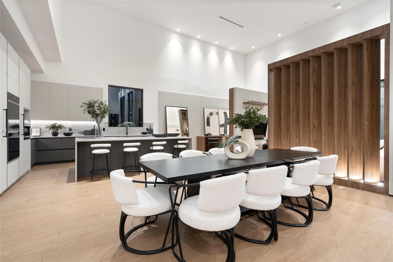 ZONA WEST - Residential