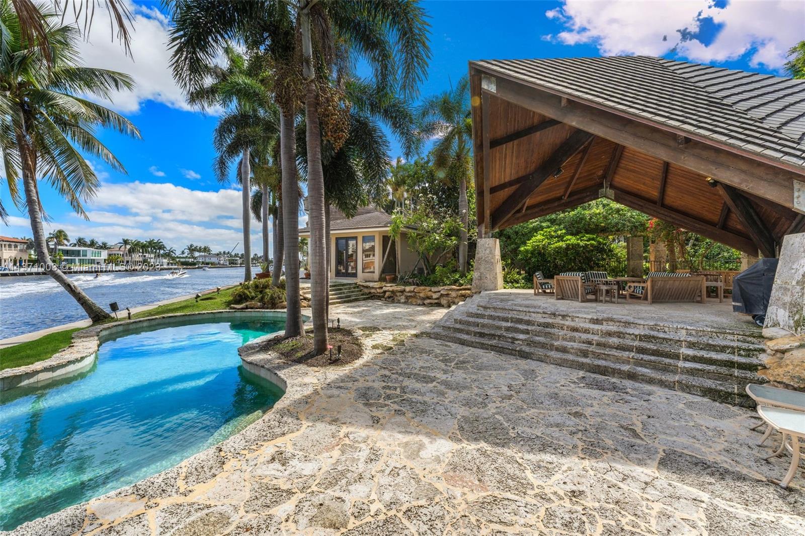 ROYAL PALM YACHT & COUNTR - Residential