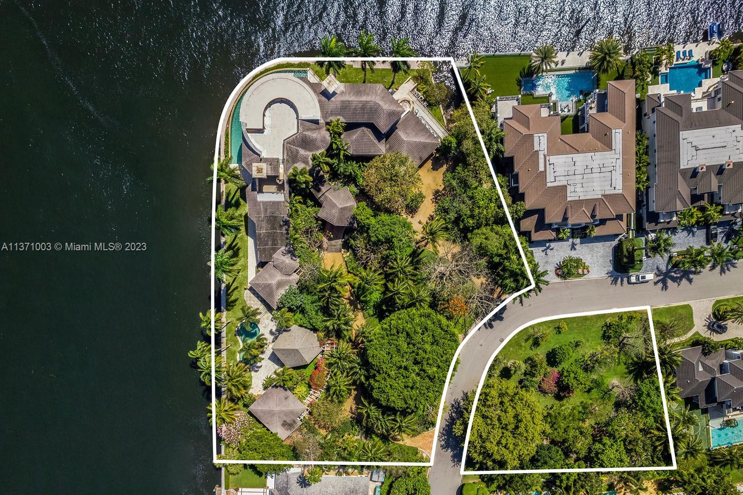 ROYAL PALM YACHT & COUNTR - Residential