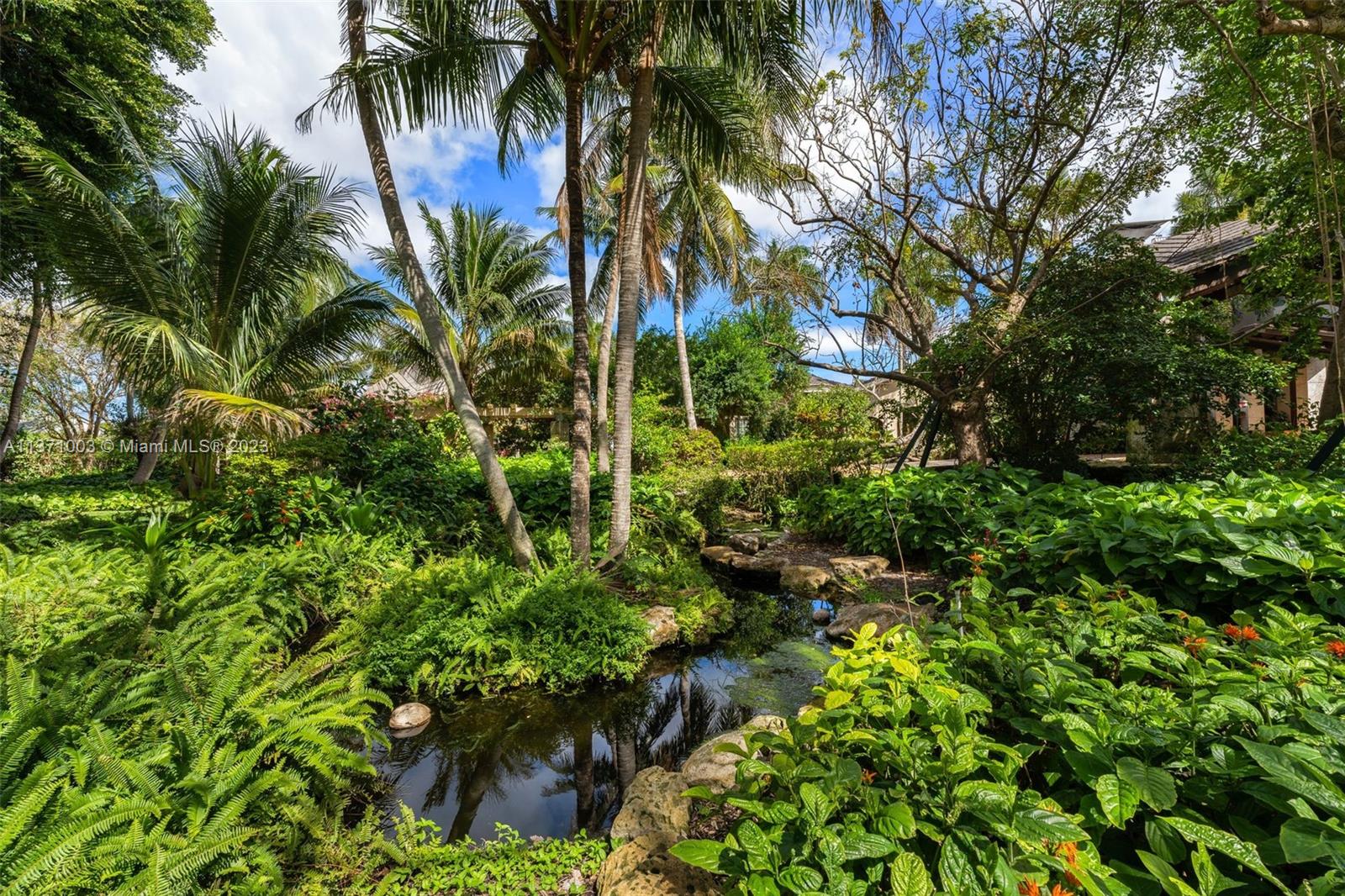 ROYAL PALM YACHT & COUNTR - Residential