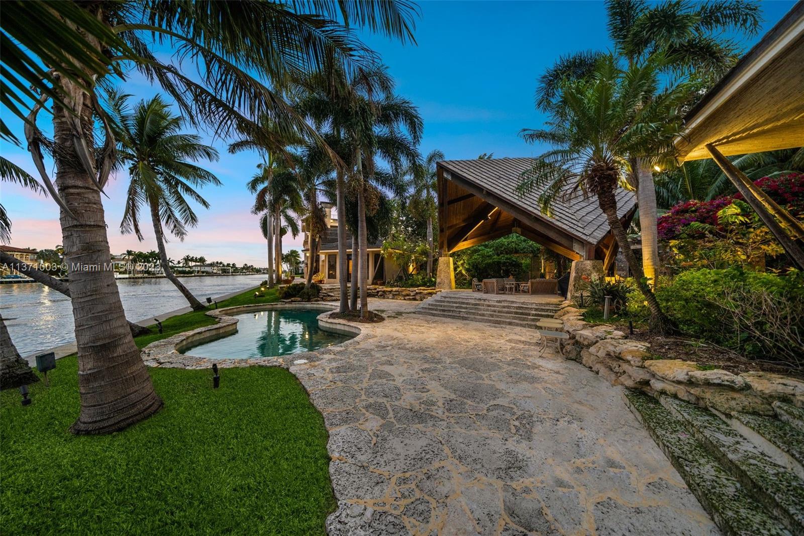 ROYAL PALM YACHT & COUNTR - Residential