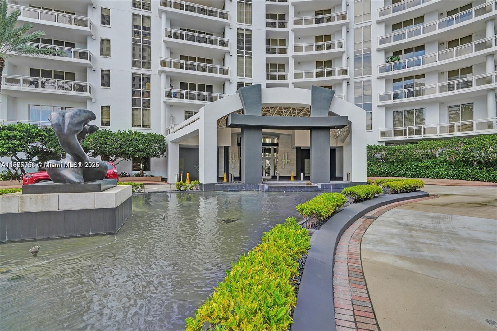 Opportunity knocks! Rarely available foreclosure in a luxury high-rise offering resort-style amenities and prime location. This spacious residence features 3 BEDROOMS 2.5 BATHROOMS, an open layout, floor-to-ceiling windows, and a private balcony with city and/or water views. Building amenities include 24-hour concierge, fitness center, pool, spa, valet, and more. Perfect for investors or buyers looking to customize to their taste. Don’t miss the chance to own in one of CARBONELL CONDO most sought-after addresses of Brickell Key at an incredible value! Indulge in world-class amenities offered 2 tennis courts, a golf putting area, indoor racquetball & basketball courts, a heated pool, jacuzzi, BBQ area, children's playroom, and an opulent two-story fitness center with cutting-edge equipment.