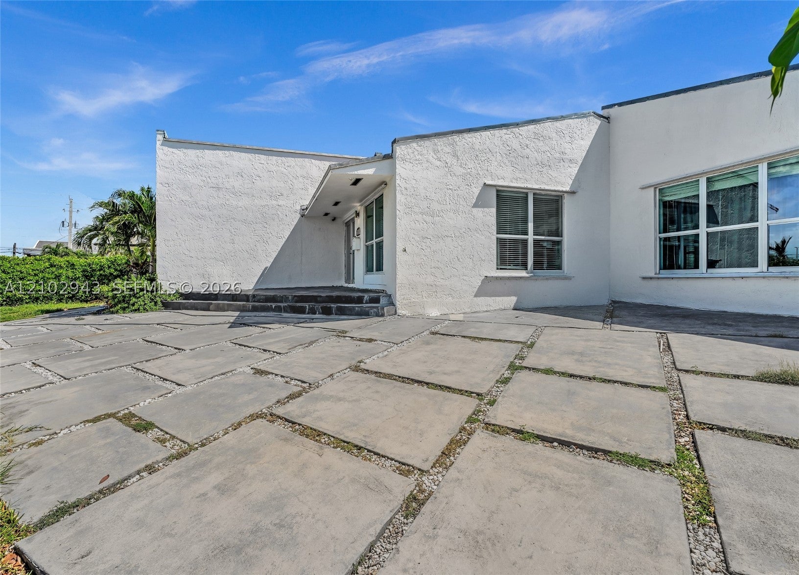 2001 NE 122nd Rd 2001