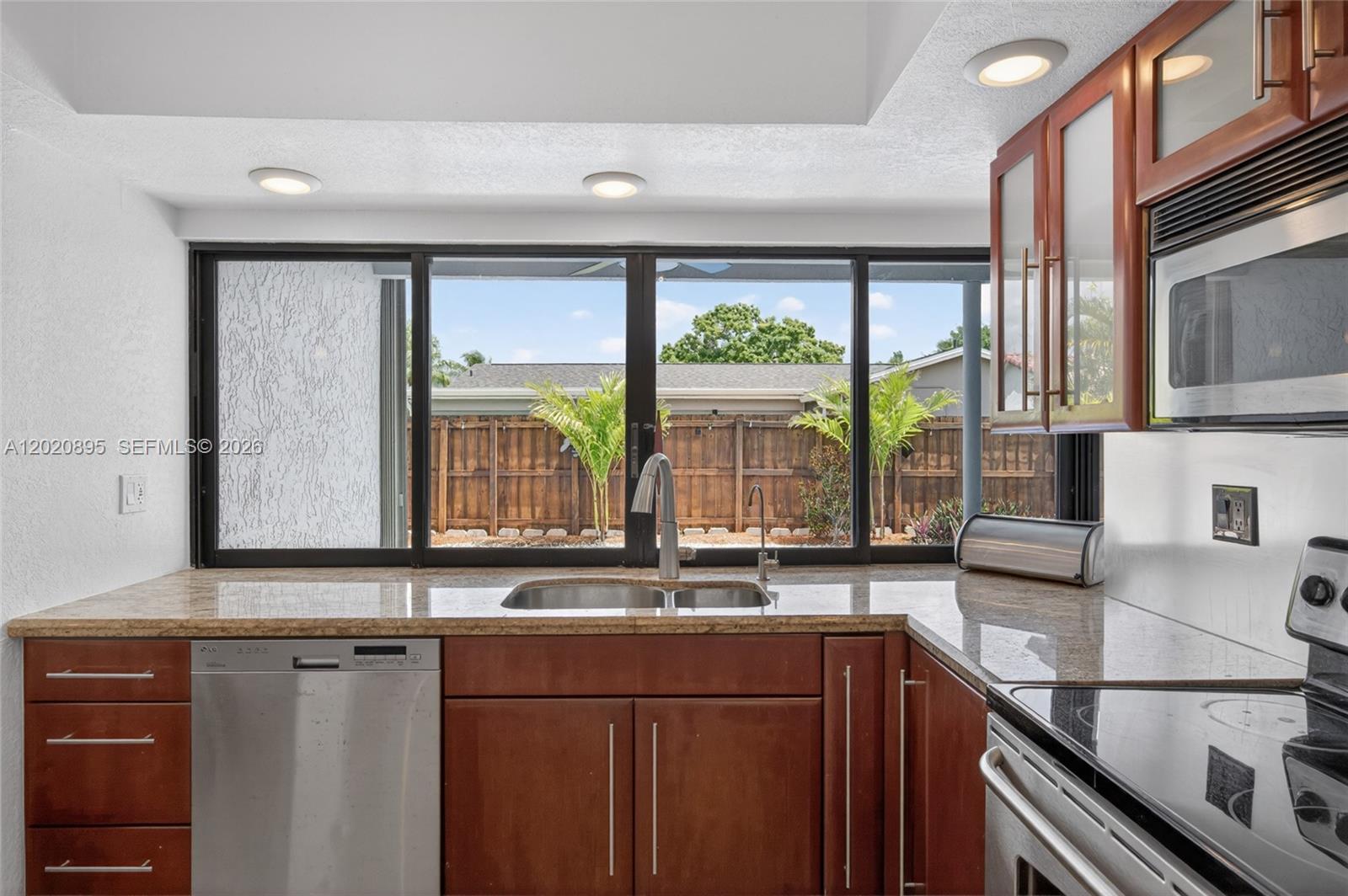 NOB HILL ESTATES 2 SEC - Residential