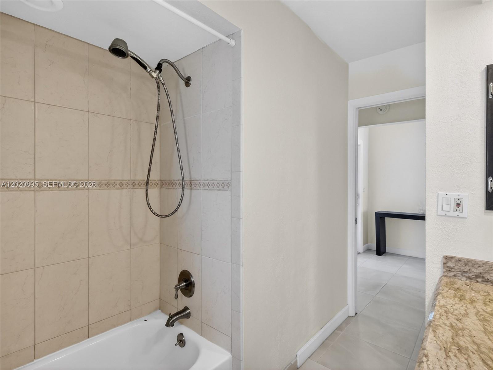 NOB HILL ESTATES 2 SEC - Residential
