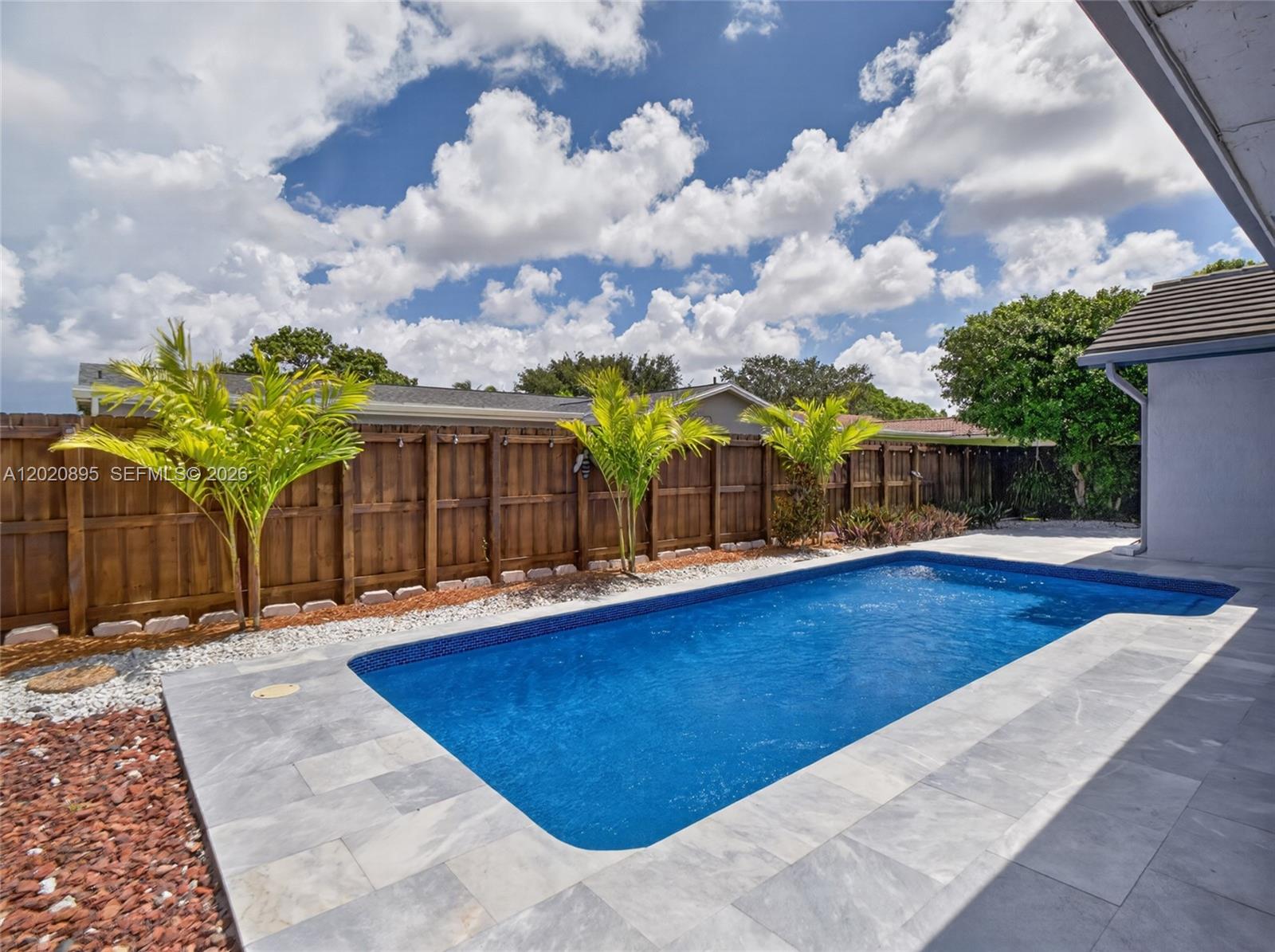 NOB HILL ESTATES 2 SEC - Residential