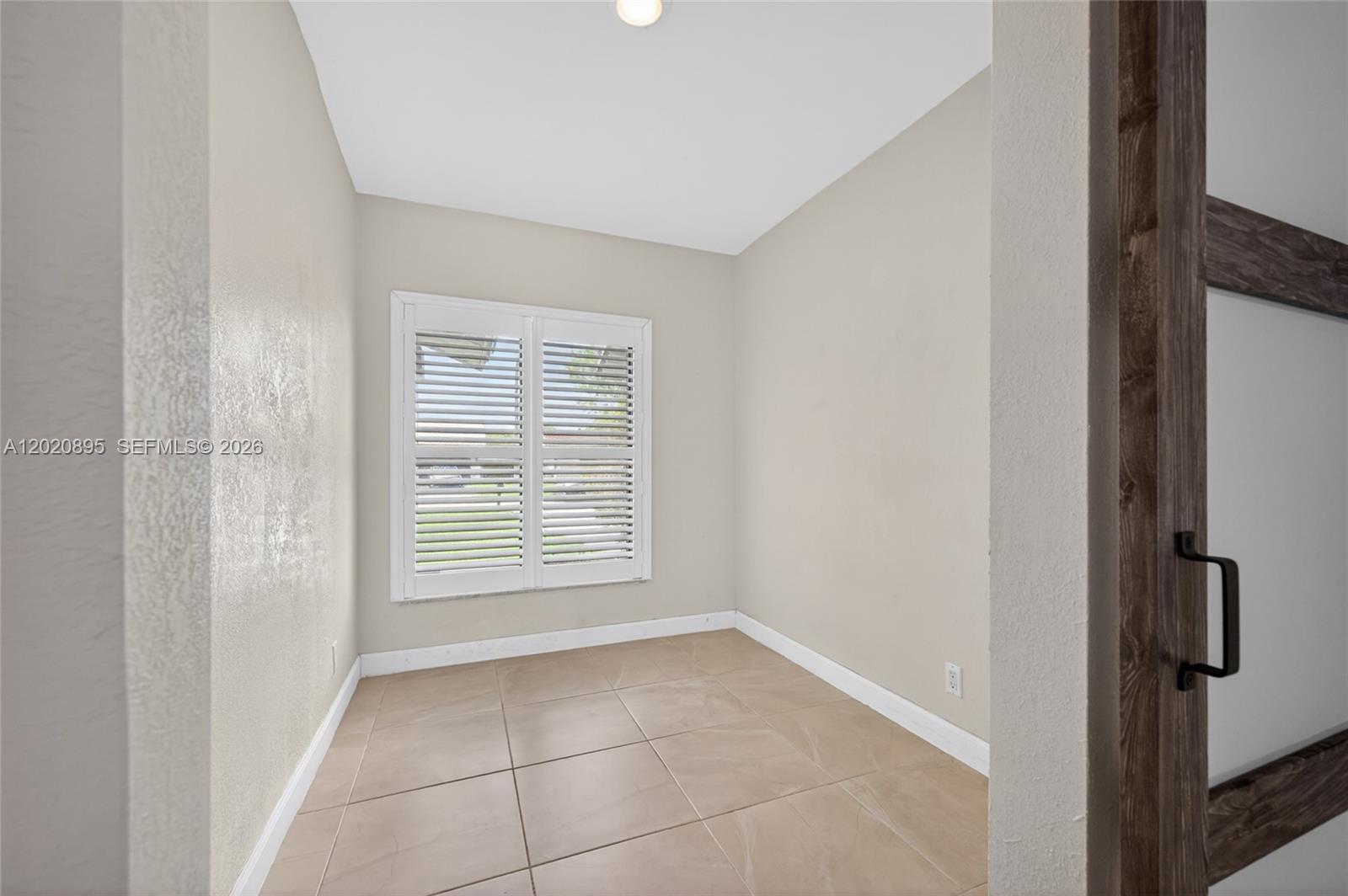 NOB HILL ESTATES 2 SEC - Residential