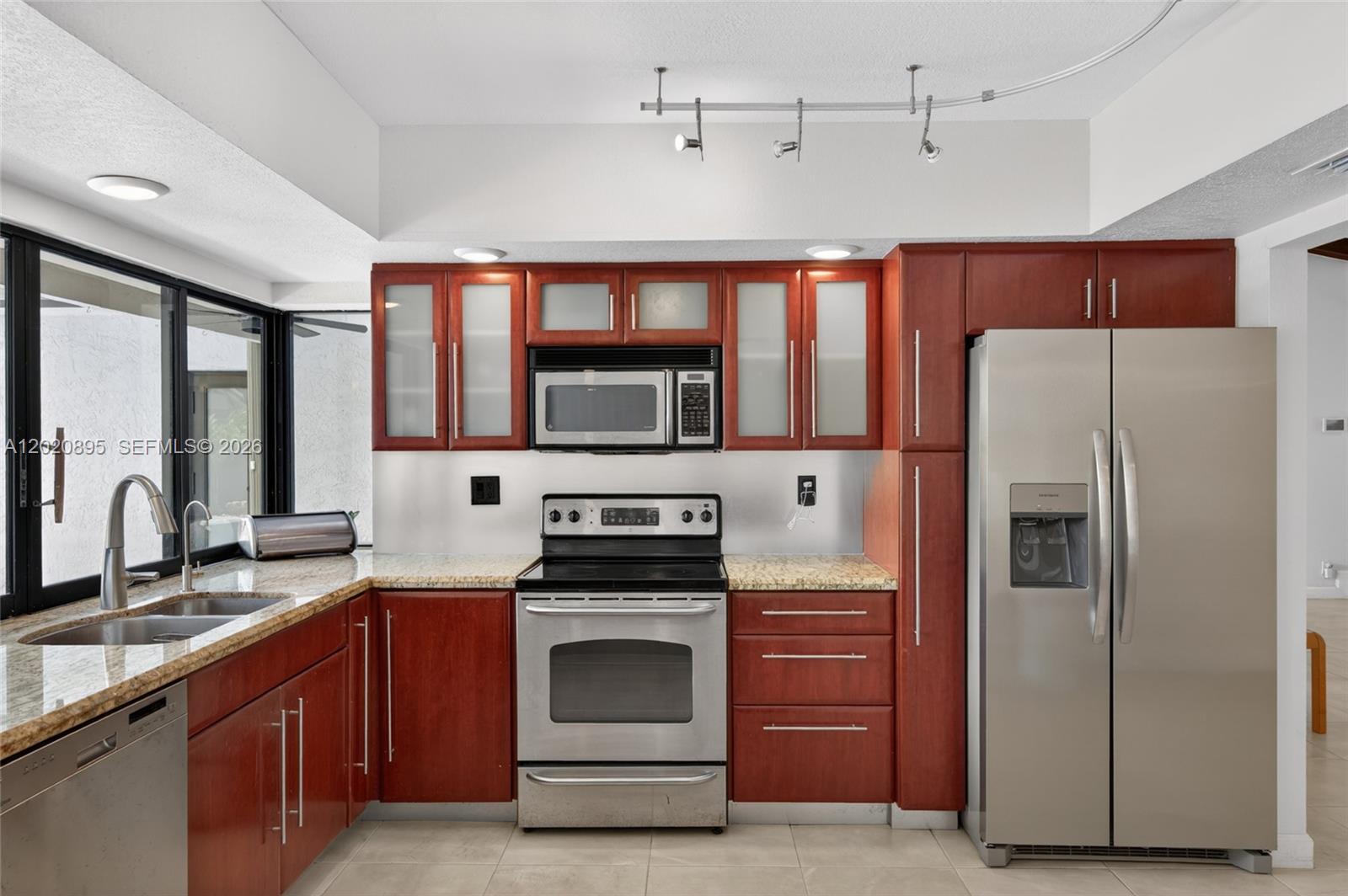 NOB HILL ESTATES 2 SEC - Residential