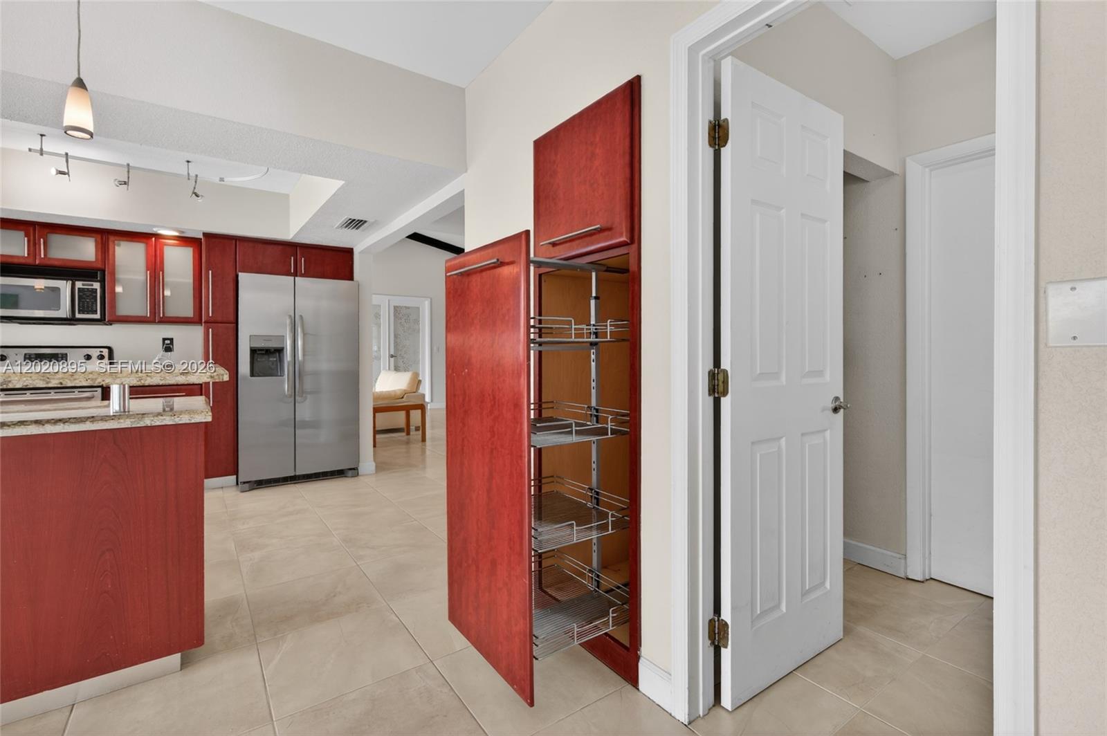 NOB HILL ESTATES 2 SEC - Residential