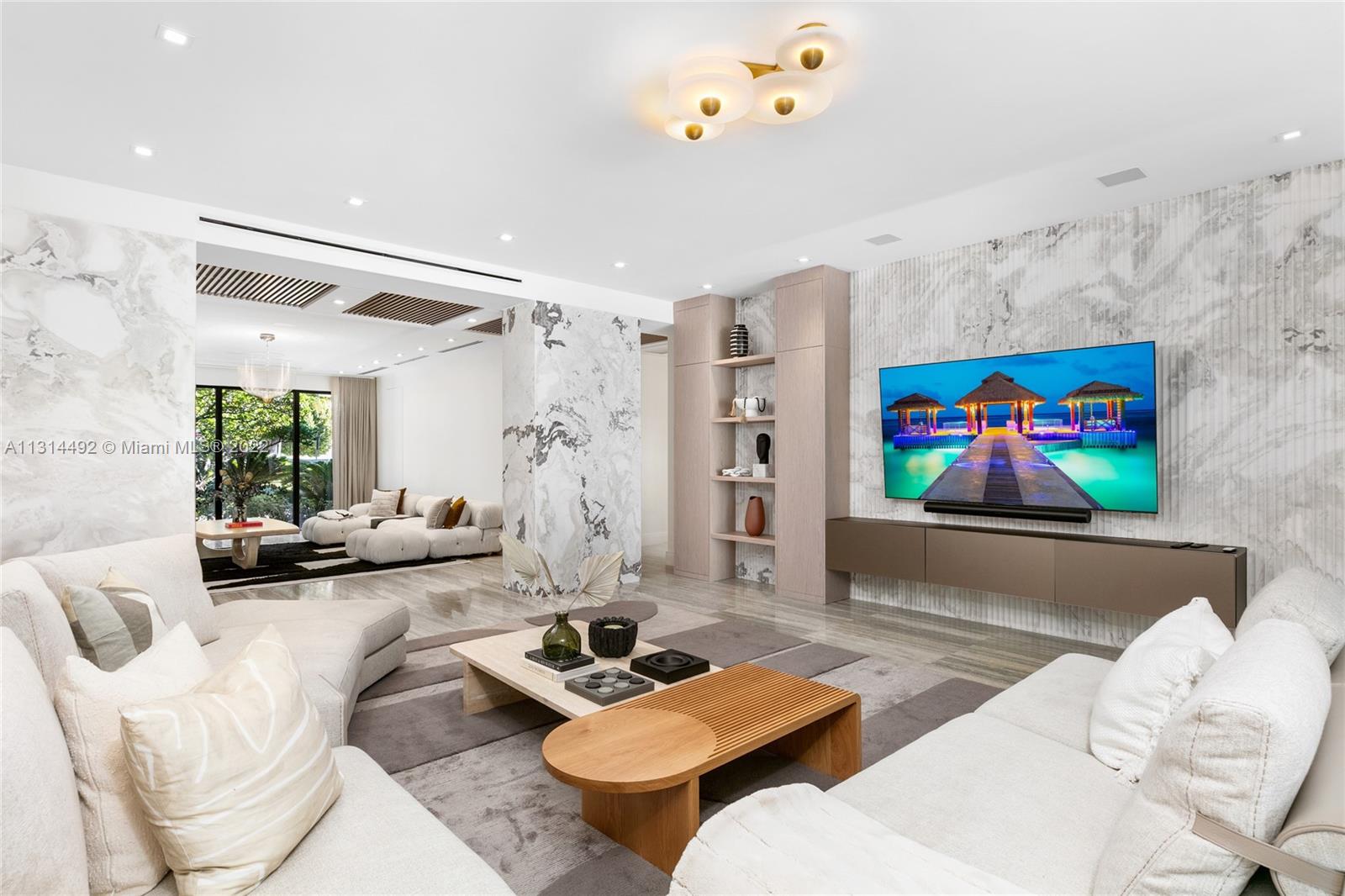 GOLDEN BEACH SEC F - Residential