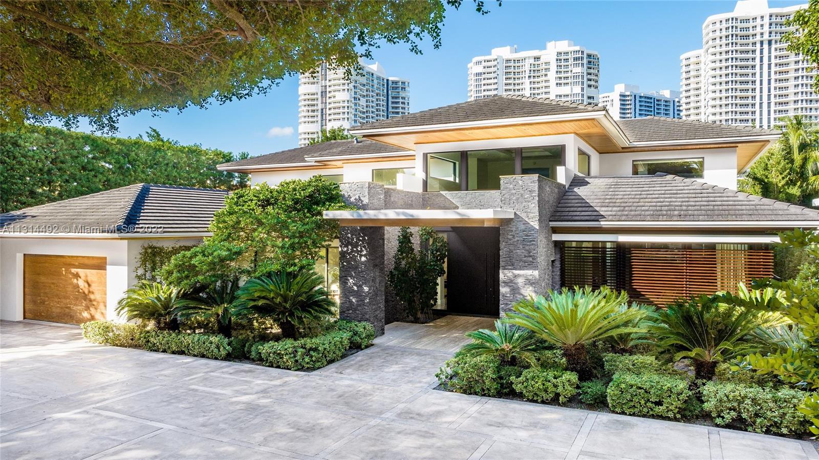 GOLDEN BEACH SEC F - Residential