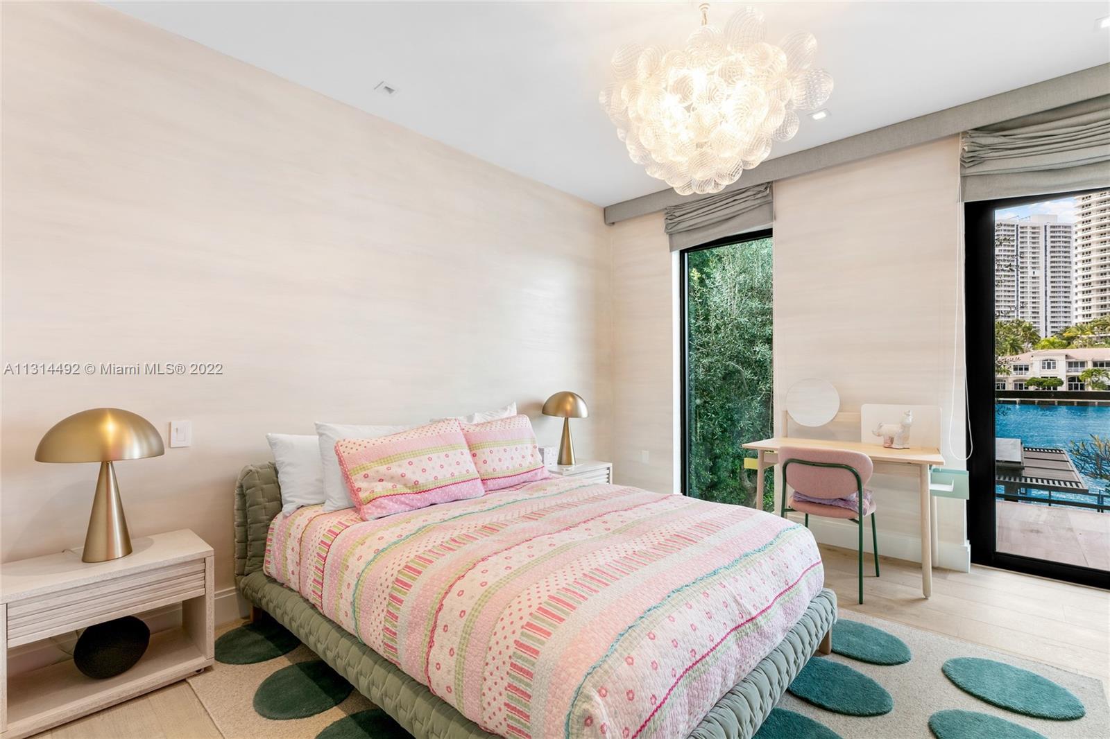 GOLDEN BEACH SEC F - Residential