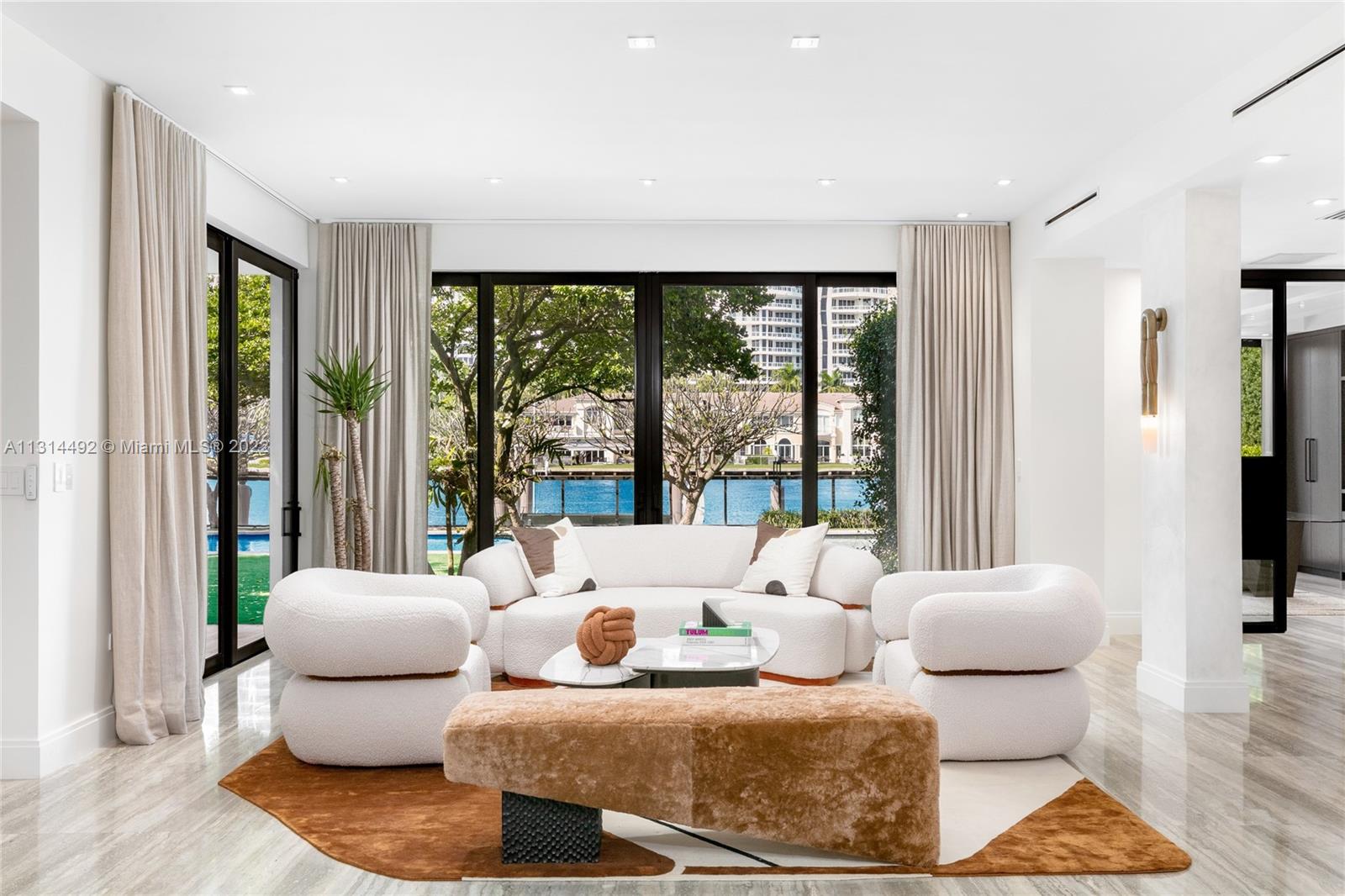 GOLDEN BEACH SEC F - Residential