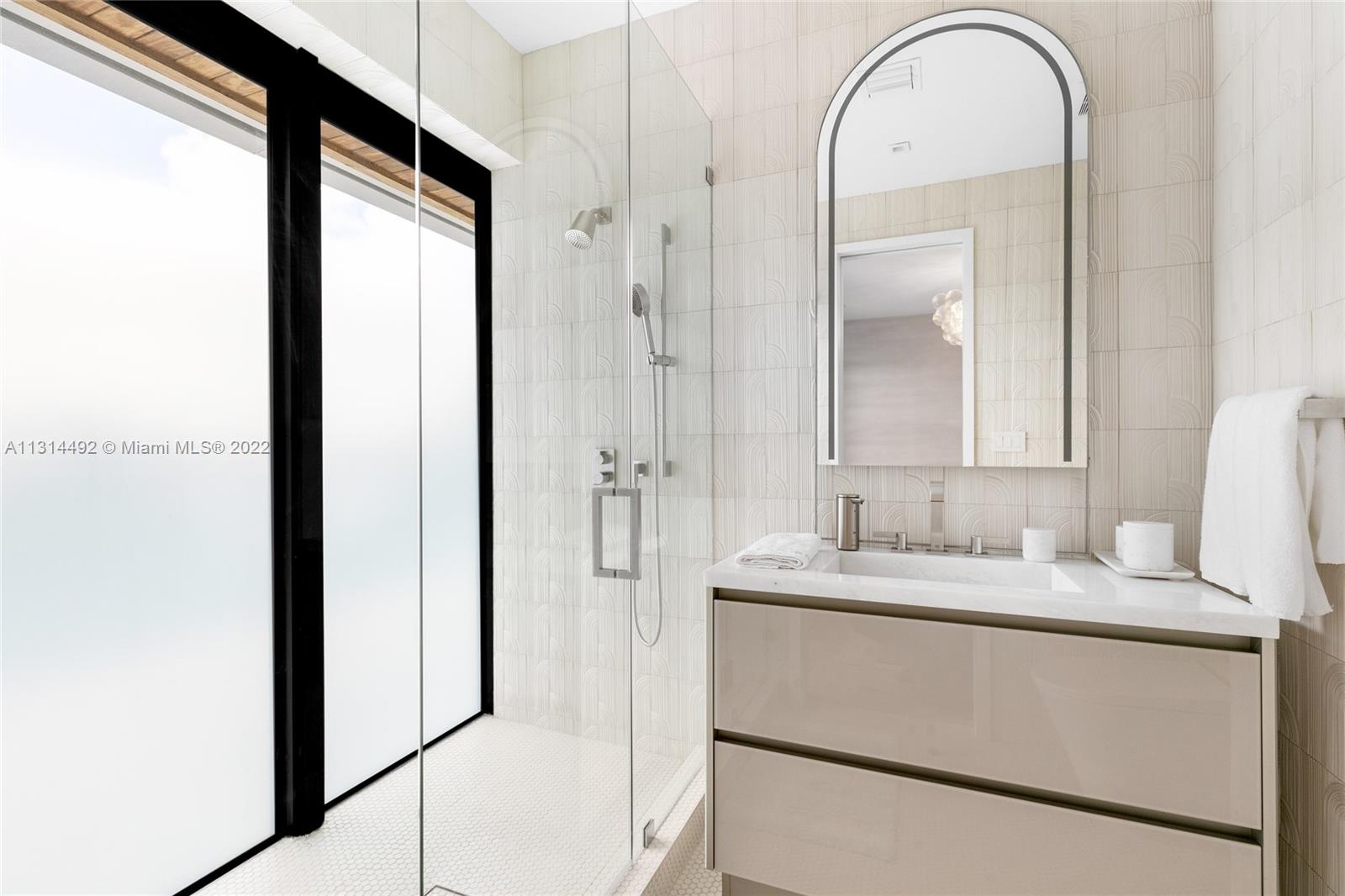 GOLDEN BEACH SEC F - Residential