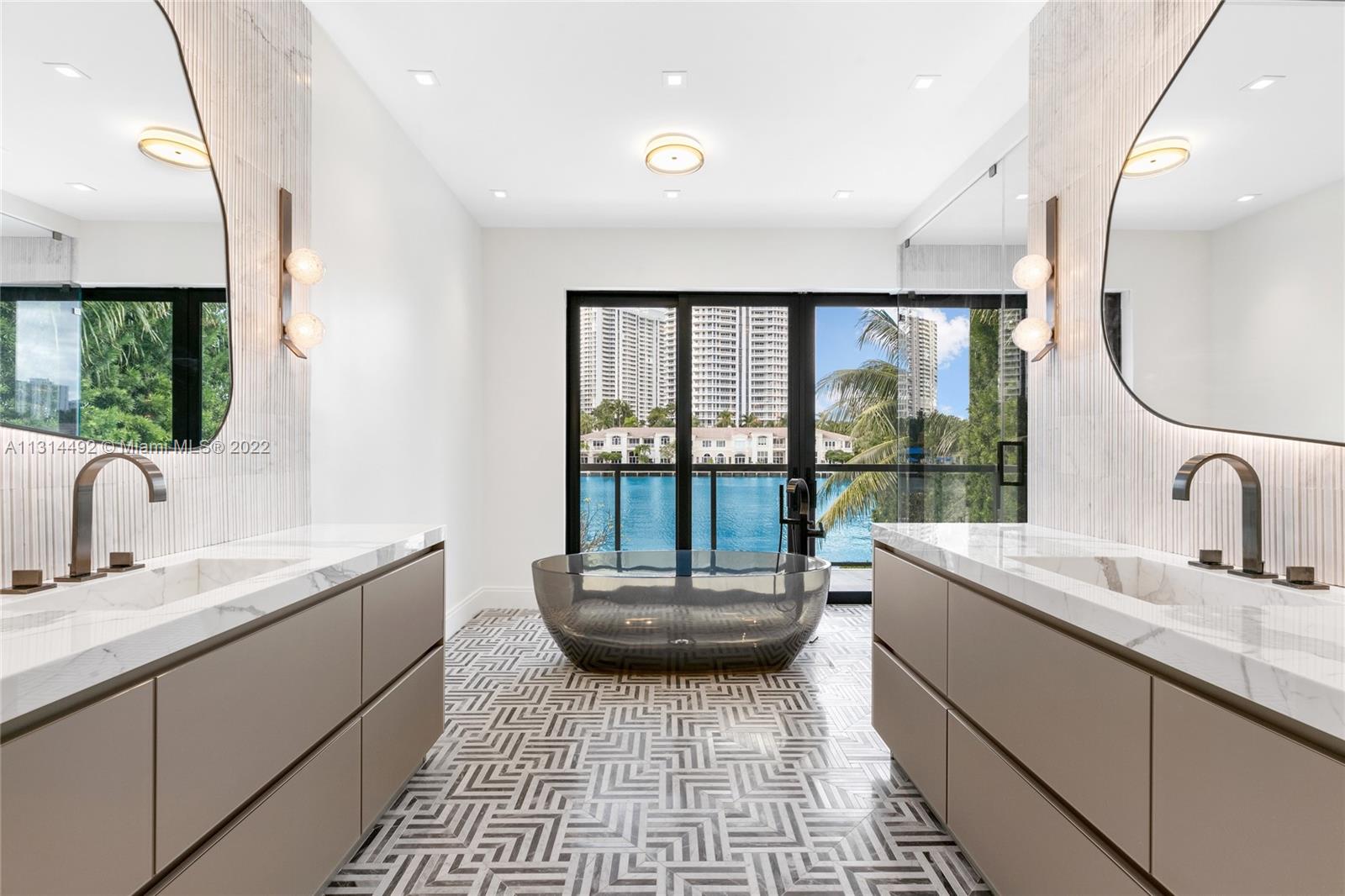 GOLDEN BEACH SEC F - Residential