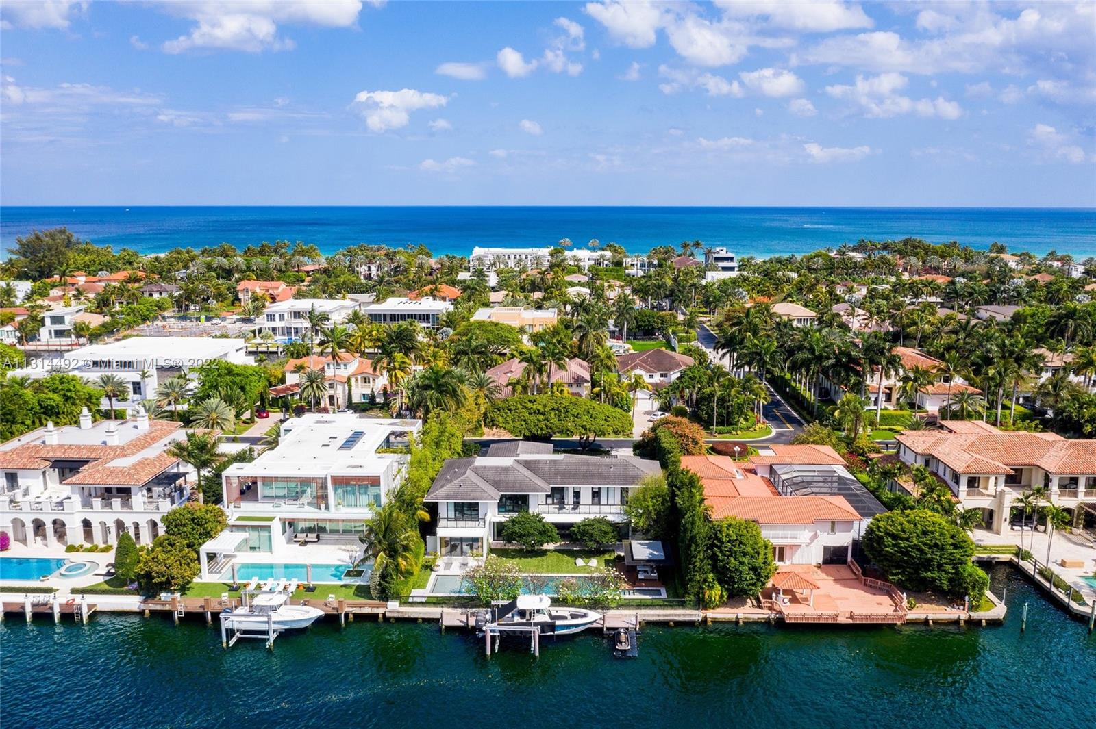 GOLDEN BEACH SEC F - Residential