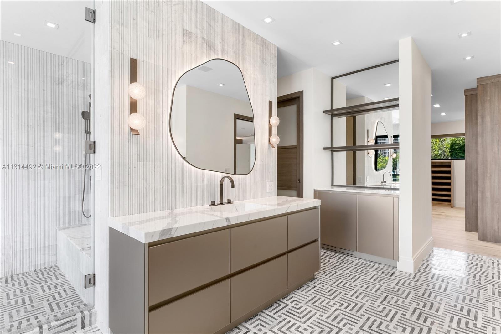 GOLDEN BEACH SEC F - Residential