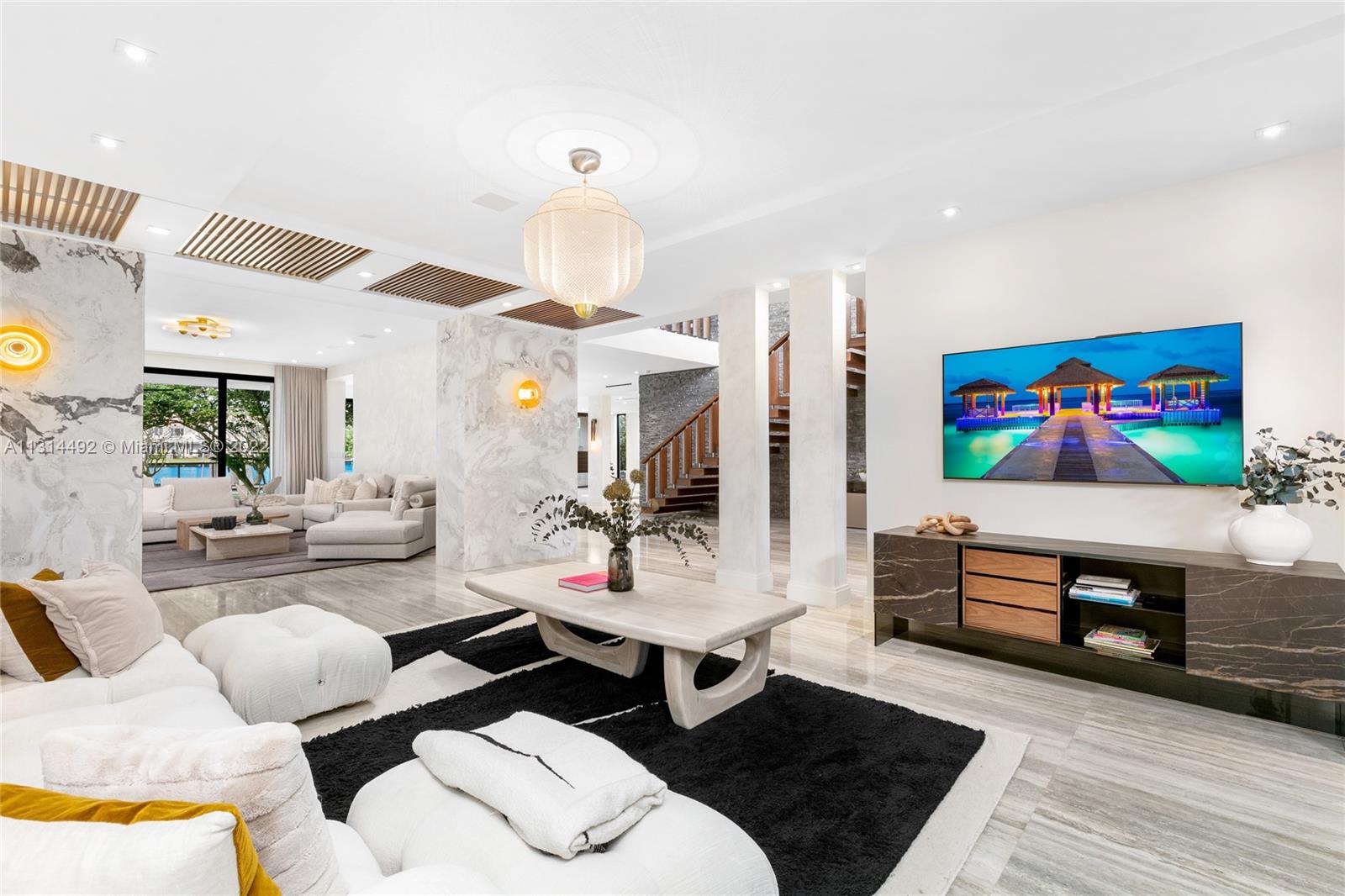 GOLDEN BEACH SEC F - Residential