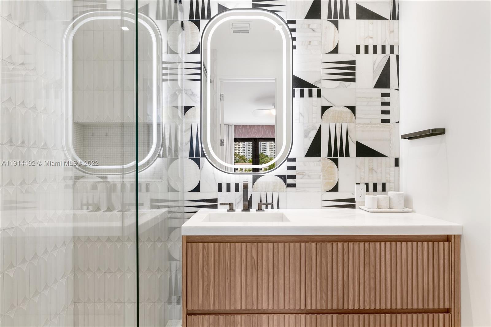 GOLDEN BEACH SEC F - Residential