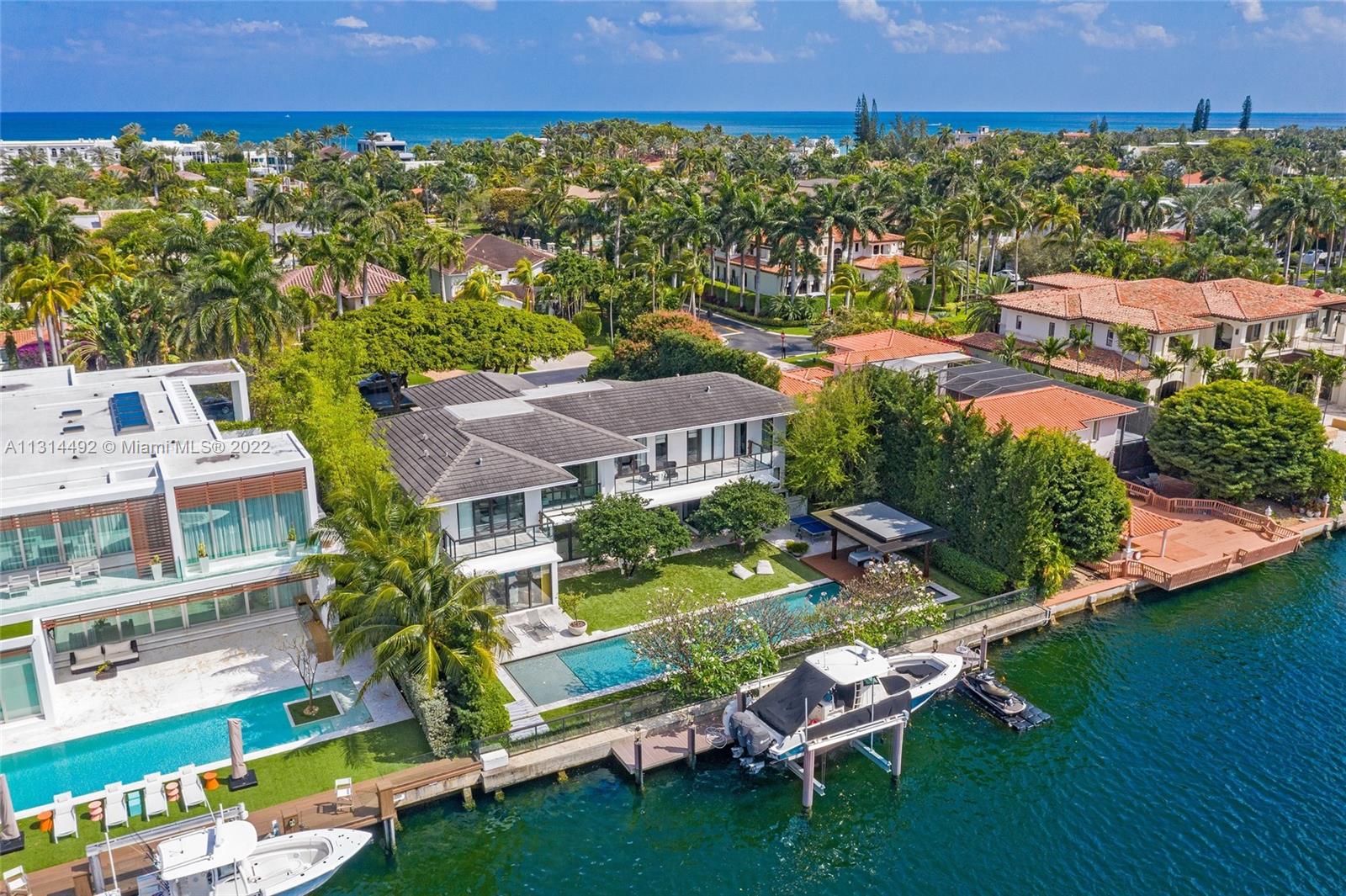 GOLDEN BEACH SEC F - Residential