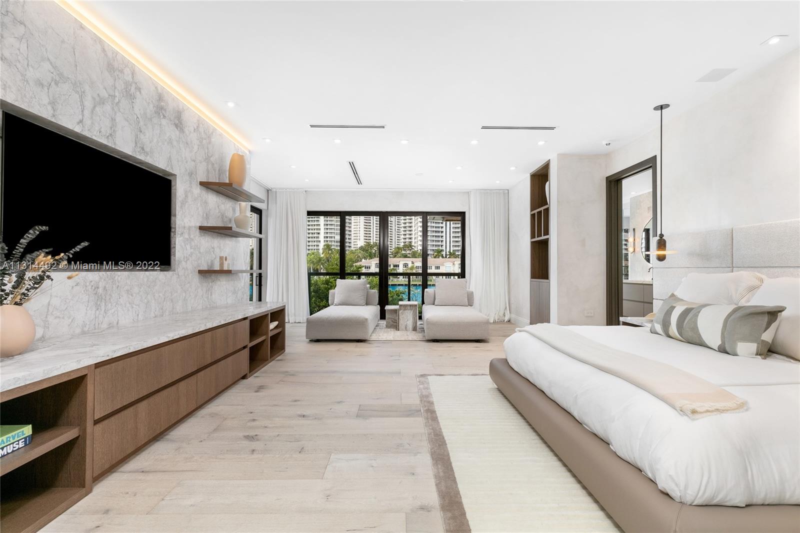 GOLDEN BEACH SEC F - Residential