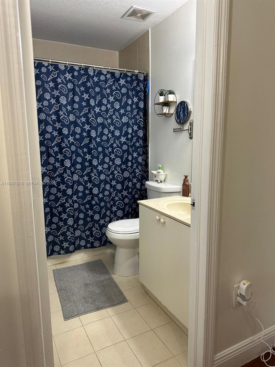 VENETIA GROVE - Residential