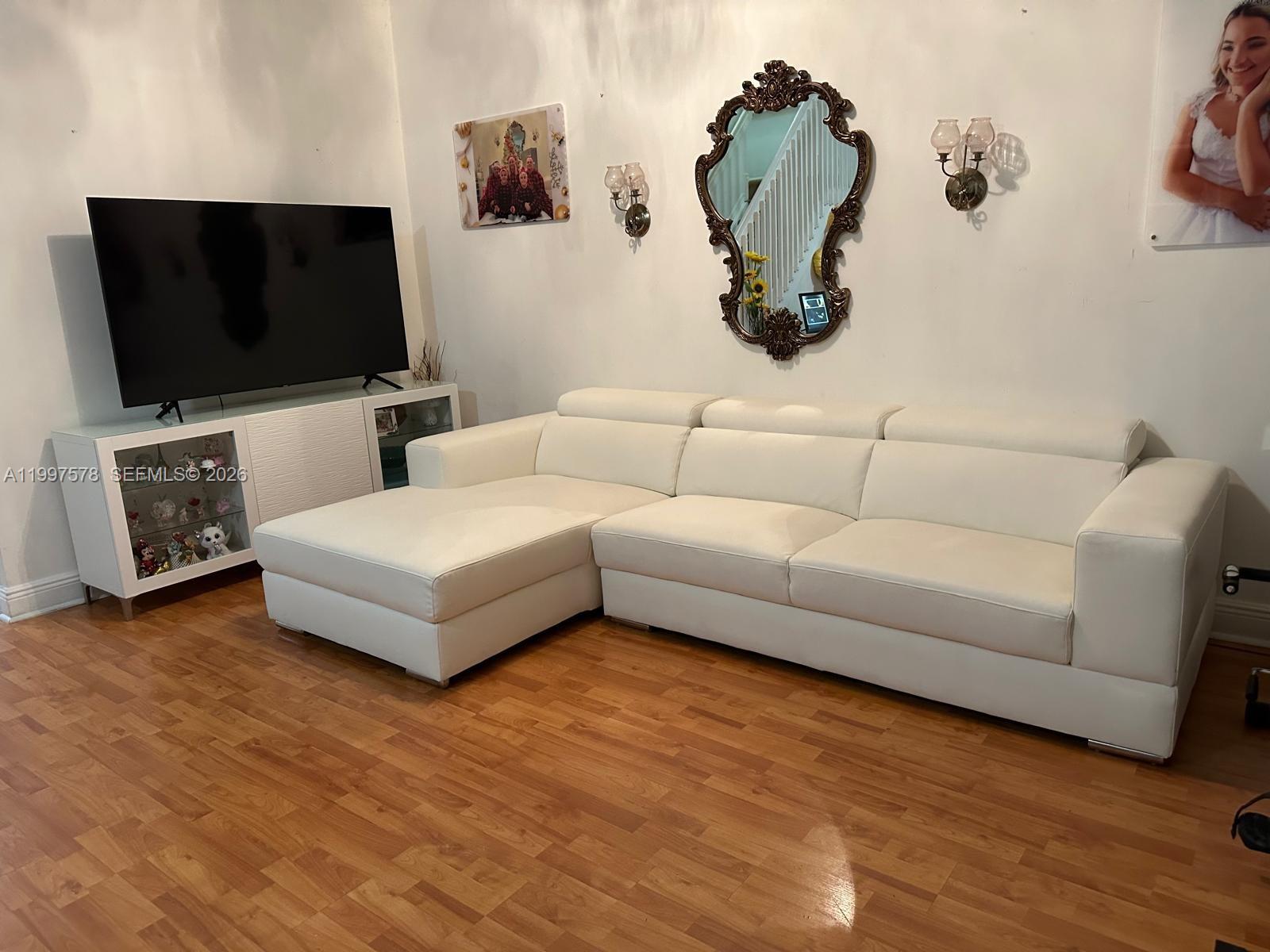 VENETIA GROVE - Residential