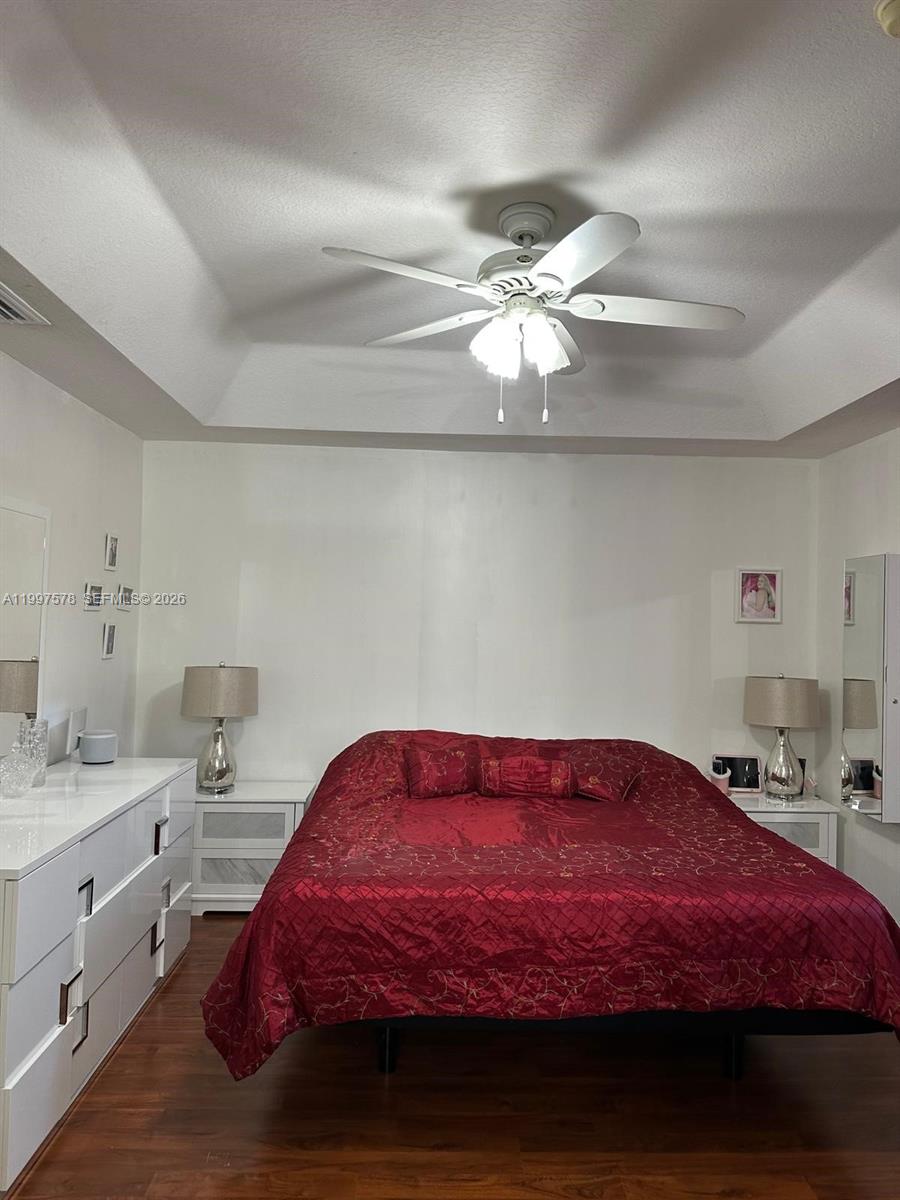 VENETIA GROVE - Residential