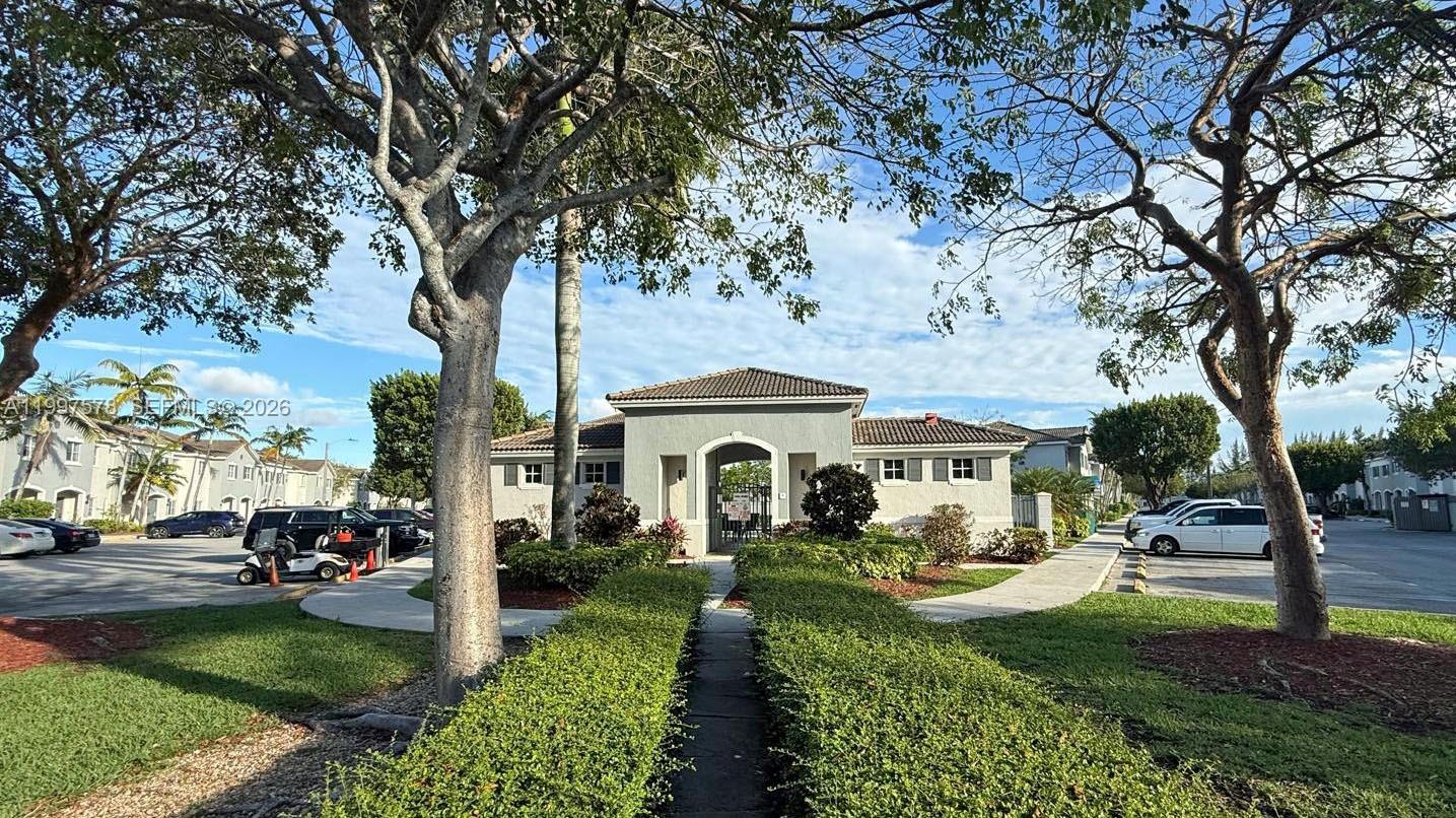 VENETIA GROVE - Residential