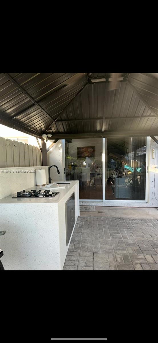 VENETIA GROVE - Residential