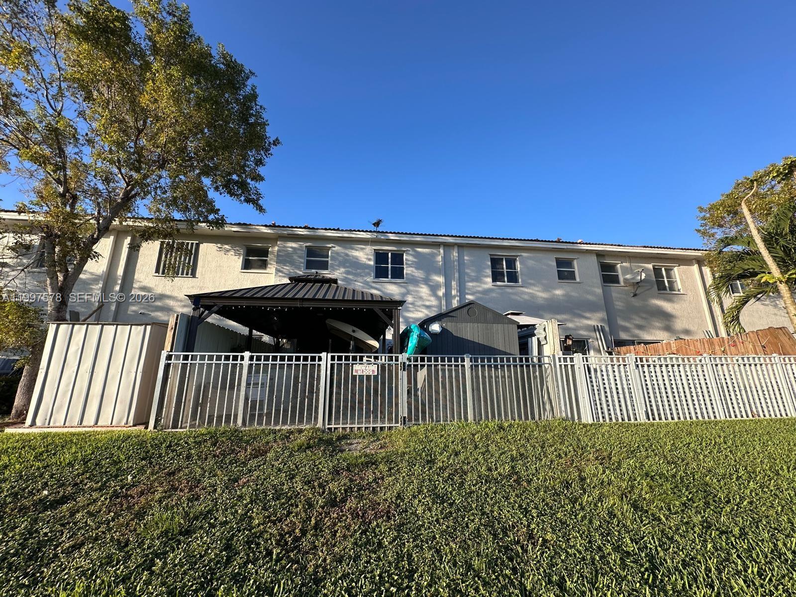 VENETIA GROVE - Residential