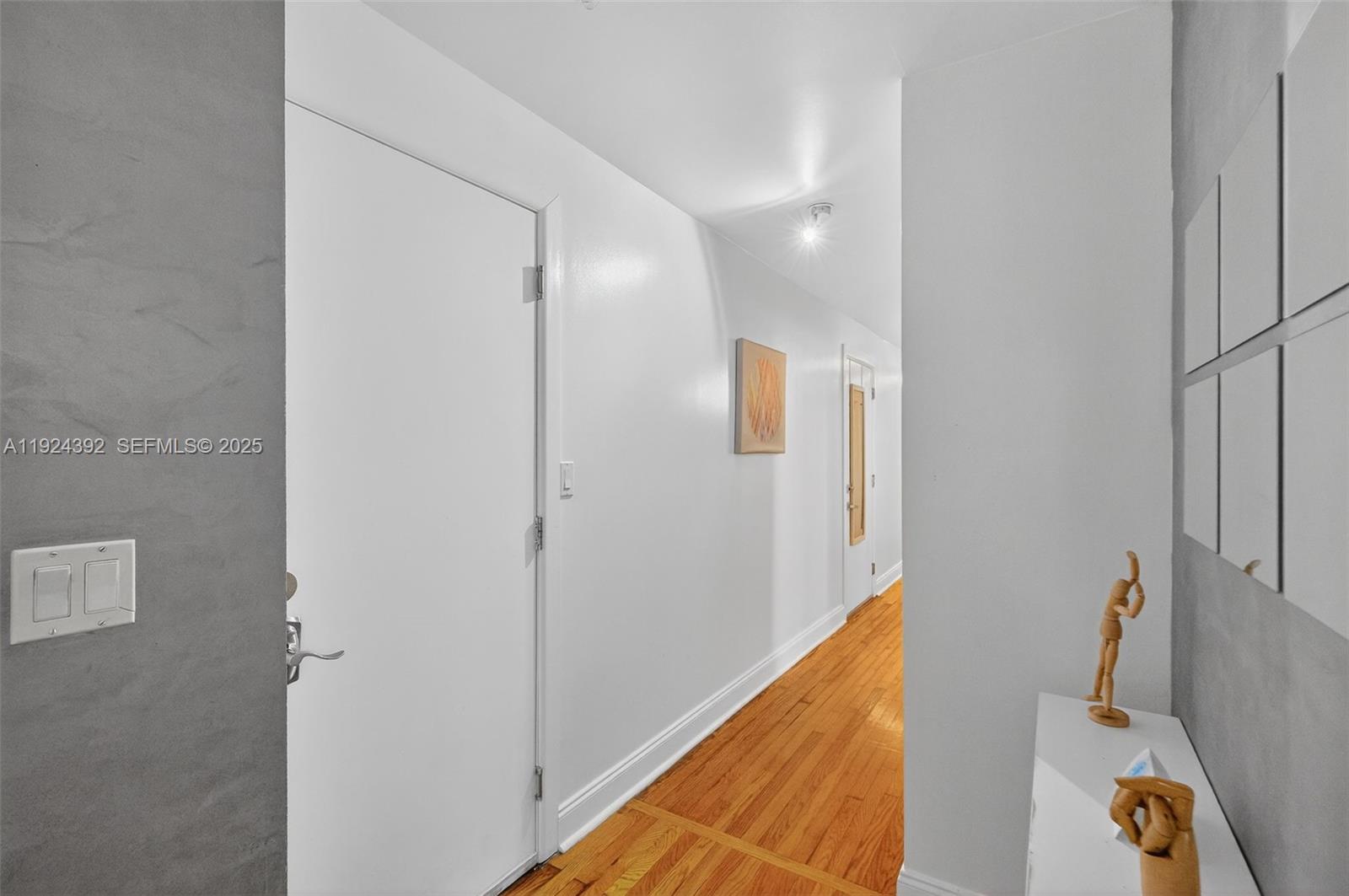 ESSENZA AT 1410 EUCLID CO - Residential