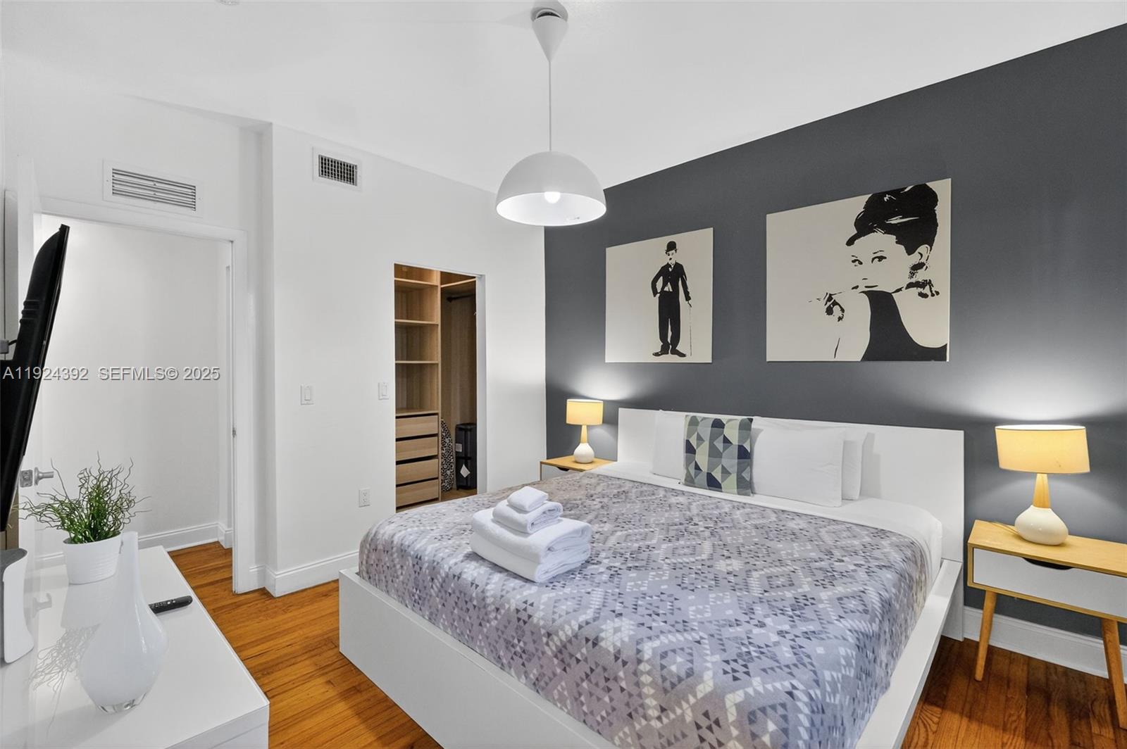 ESSENZA AT 1410 EUCLID CO - Residential