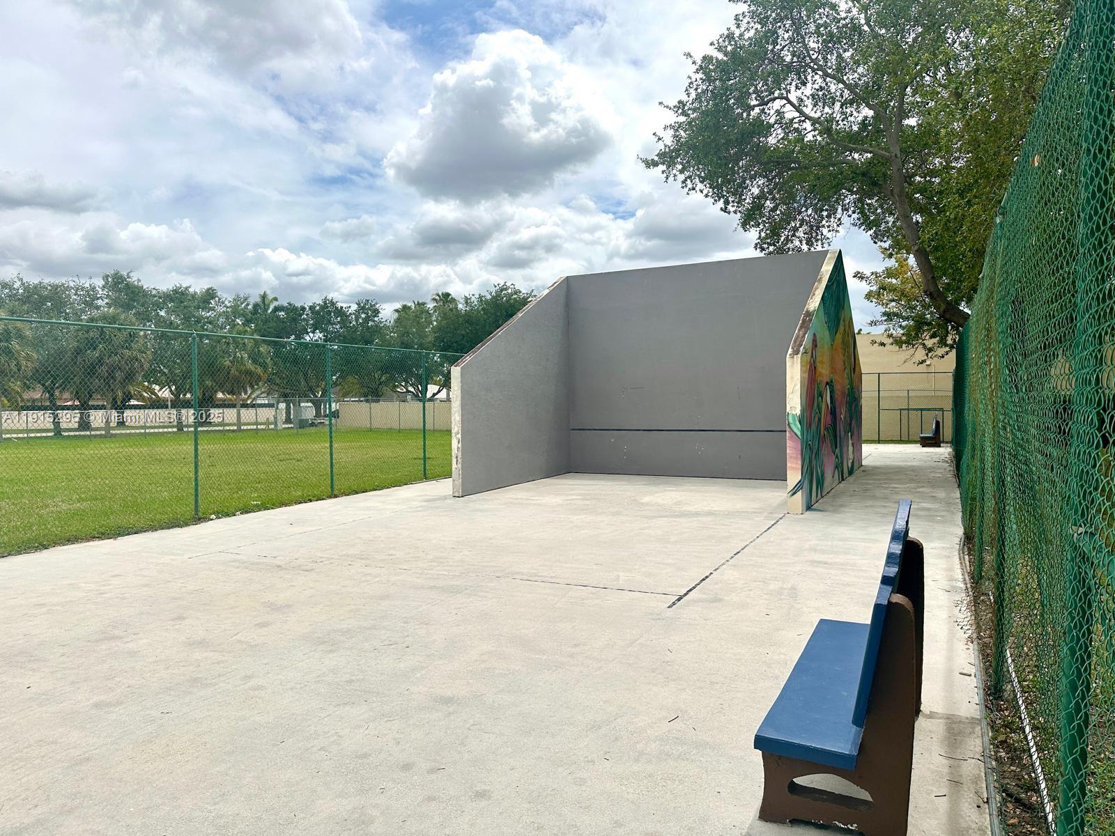 BANYAN TREE SIX CONDO - Residential Lease