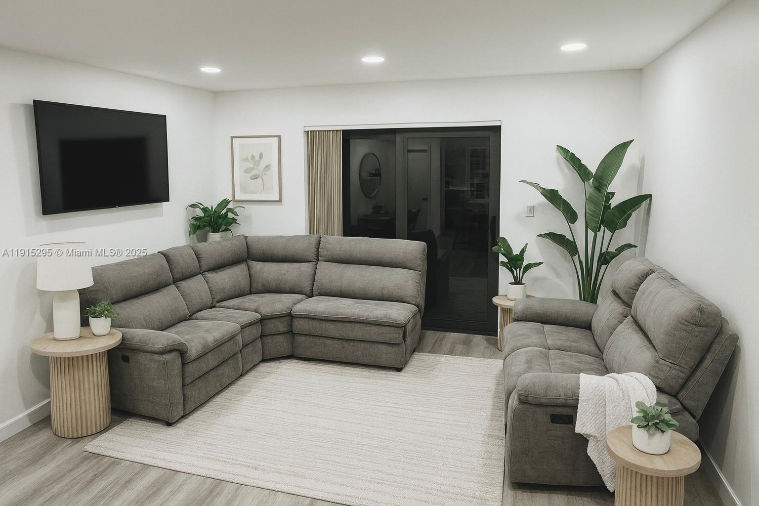 BANYAN TREE SIX CONDO - Residential Lease