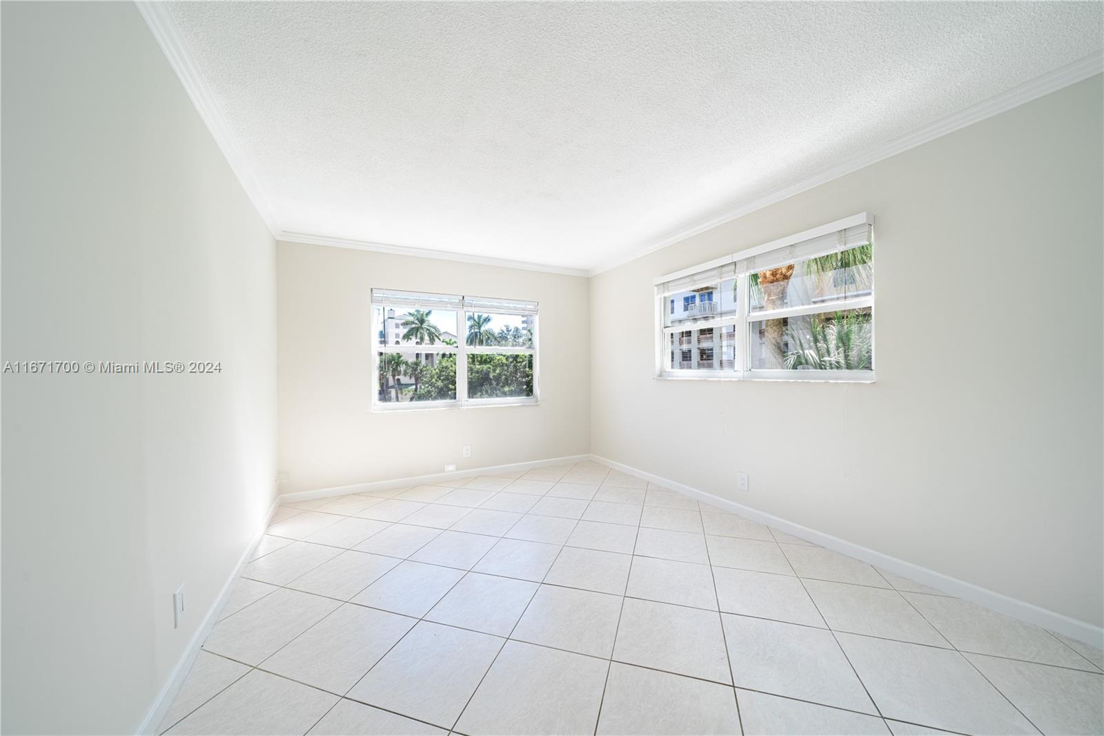 HORIZON HOUSE CONDO - Residential