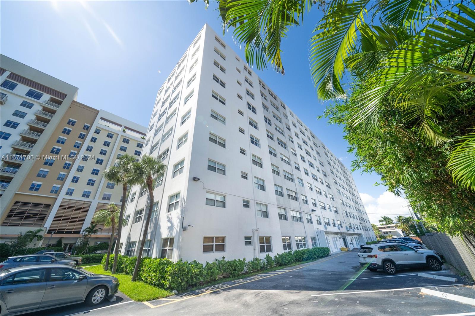 HORIZON HOUSE CONDO - Residential