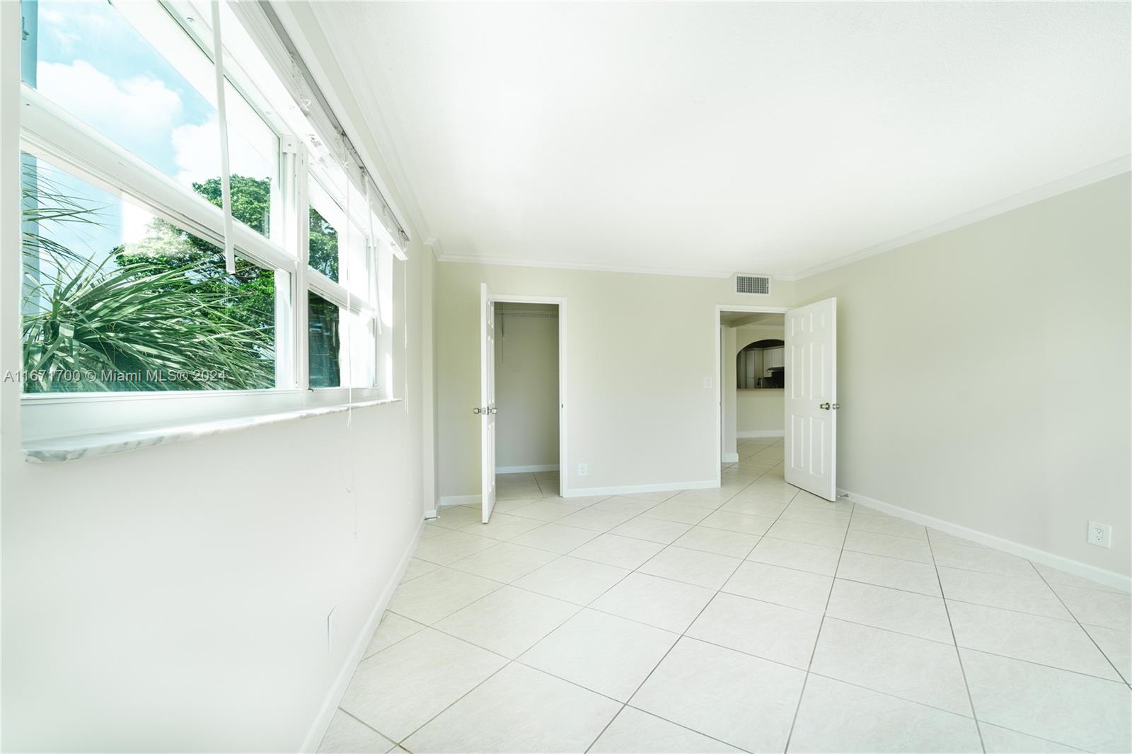 HORIZON HOUSE CONDO - Residential