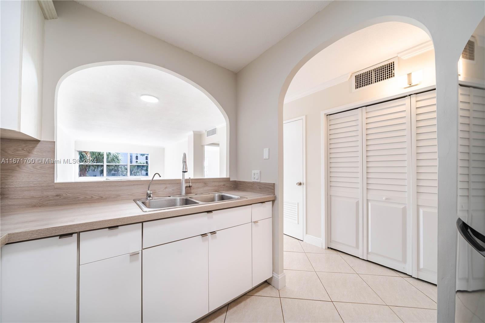 HORIZON HOUSE CONDO - Residential