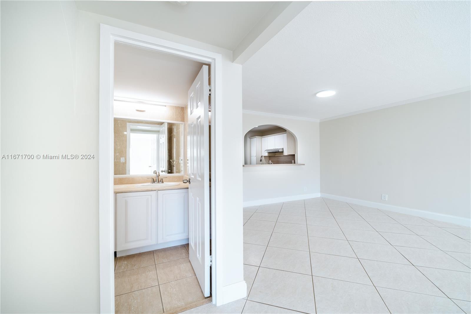 HORIZON HOUSE CONDO - Residential