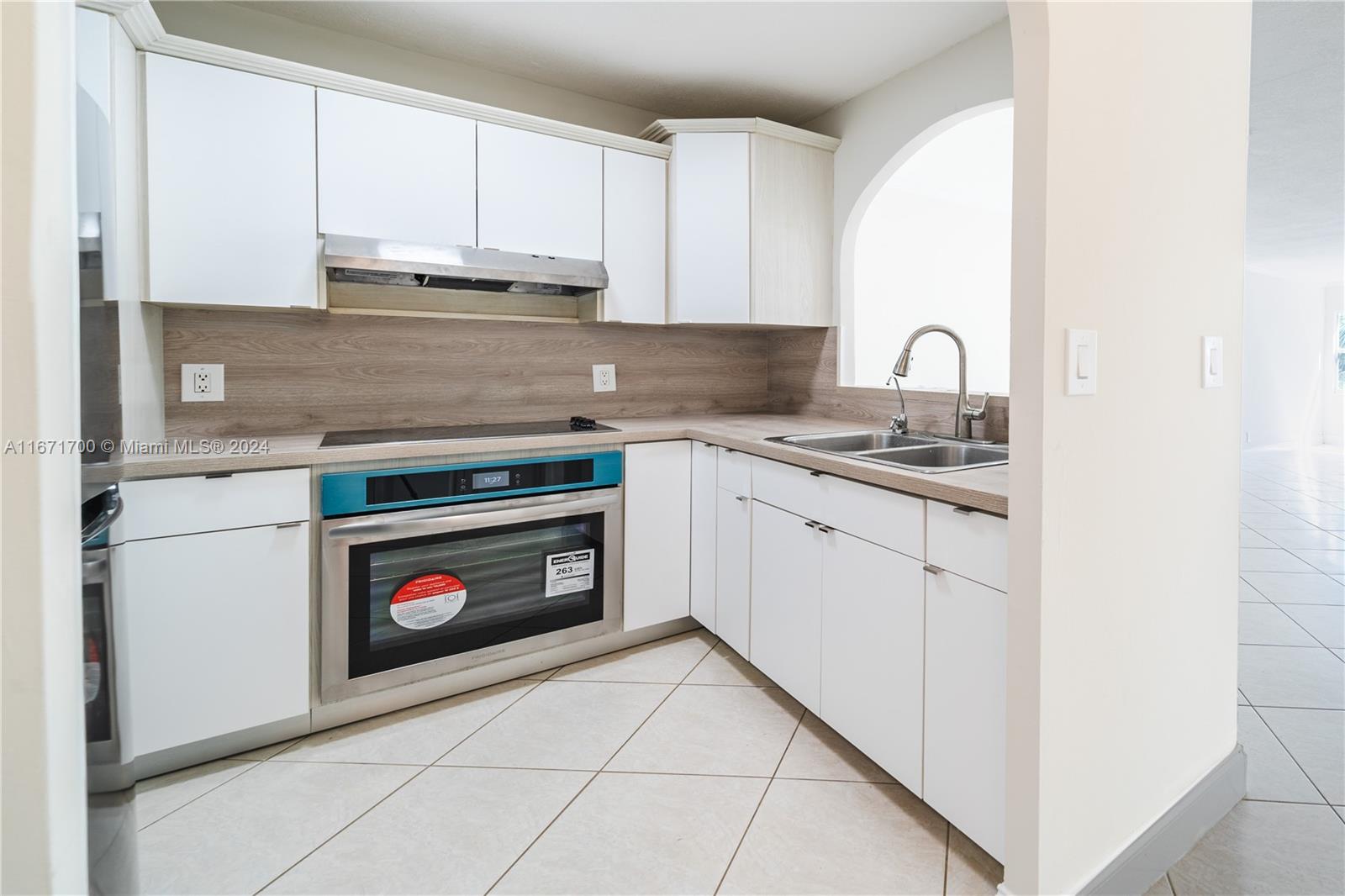HORIZON HOUSE CONDO - Residential