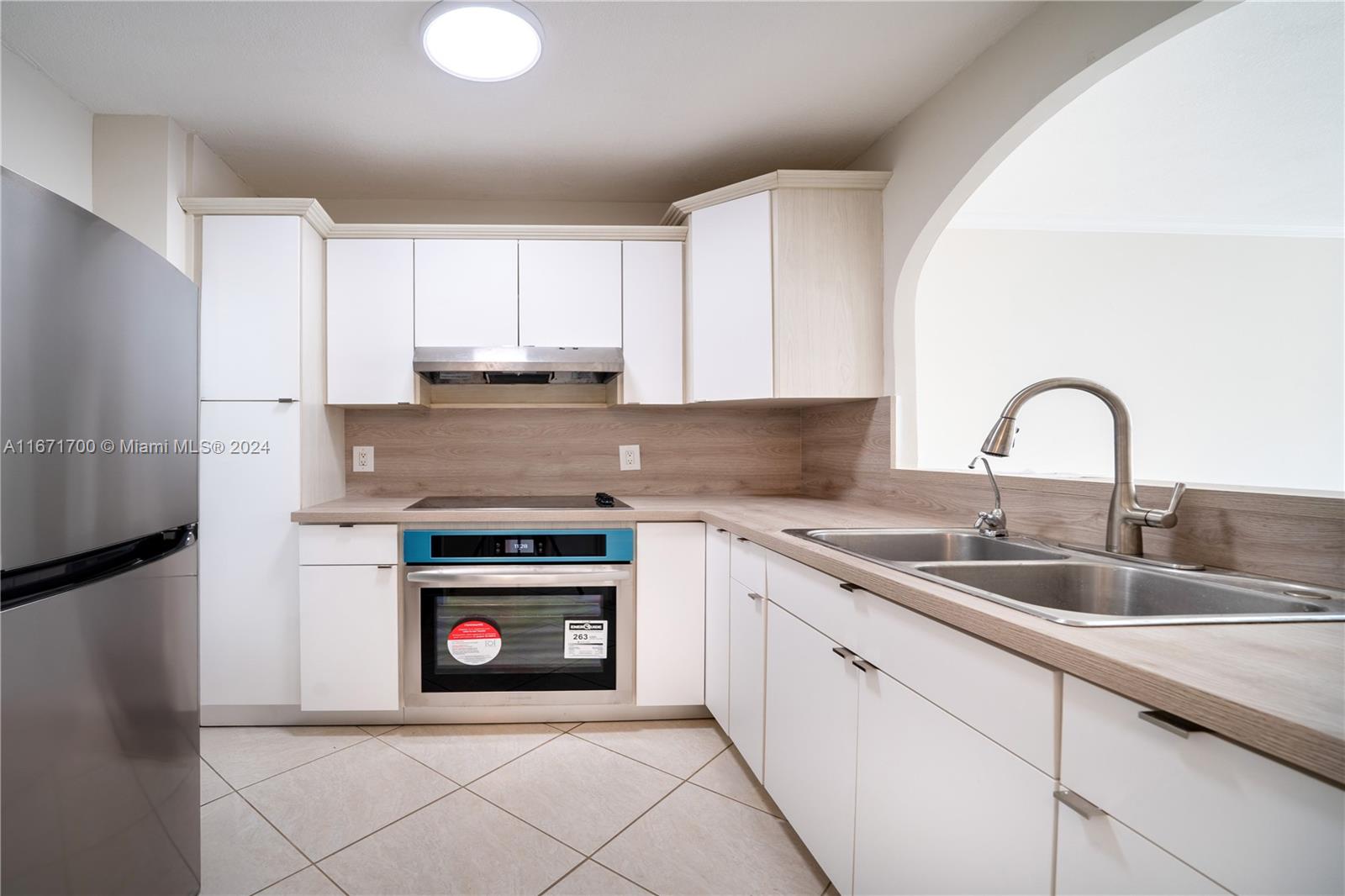2555 Ne 11th St 310, Fort Lauderdale, Broward County, Florida - 1 Bedrooms  
1 Bathrooms - 