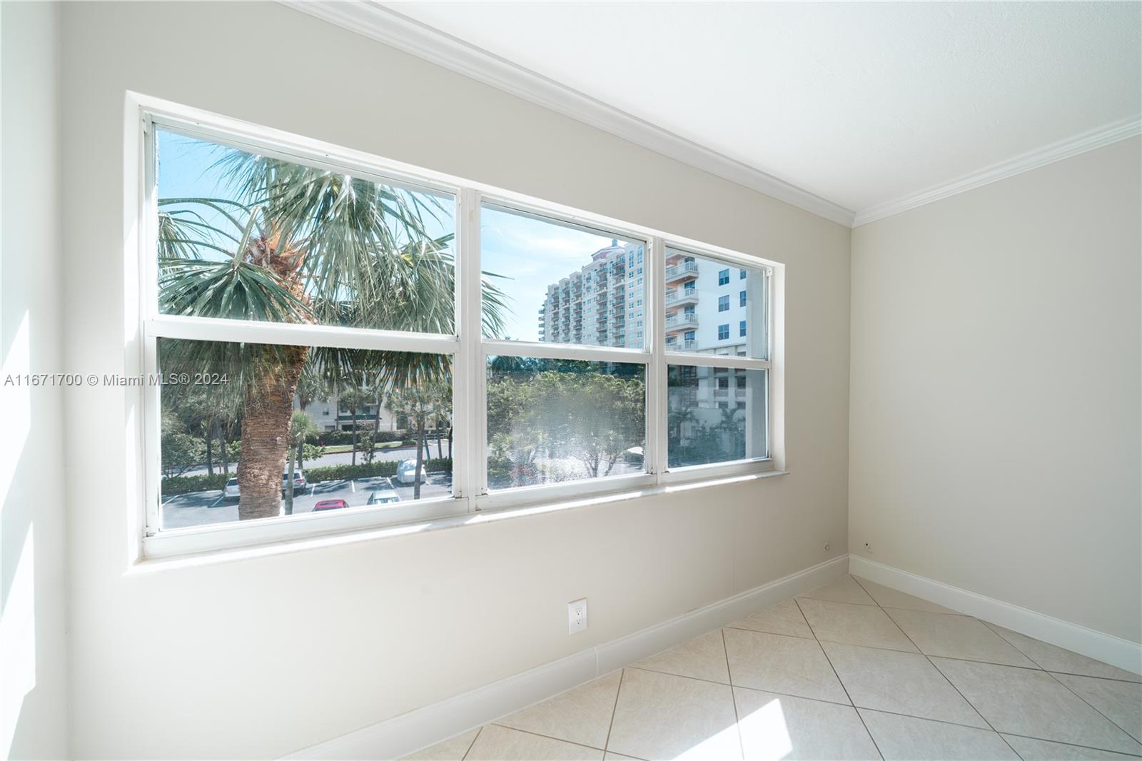 HORIZON HOUSE CONDO - Residential