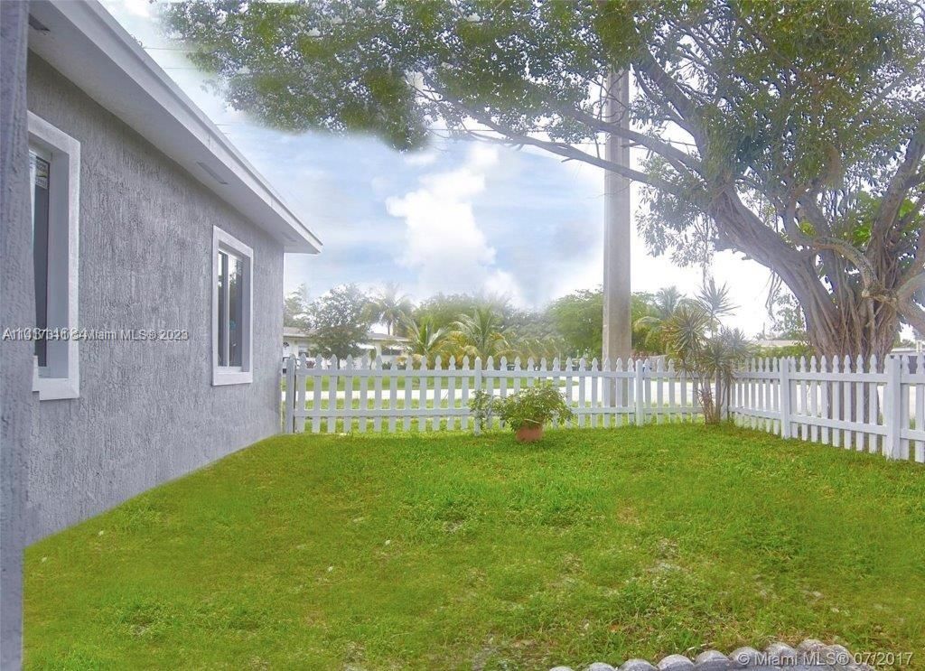 Photo of 3101 SW 14th St, Fort Lauderdale, FL 33312 (MLS # A11417311)