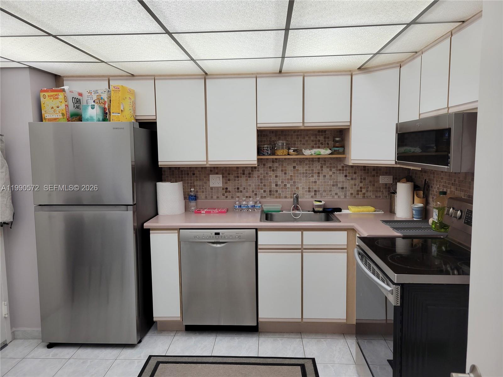 WINSTON TOWERS 200 CONDO - Residential Lease