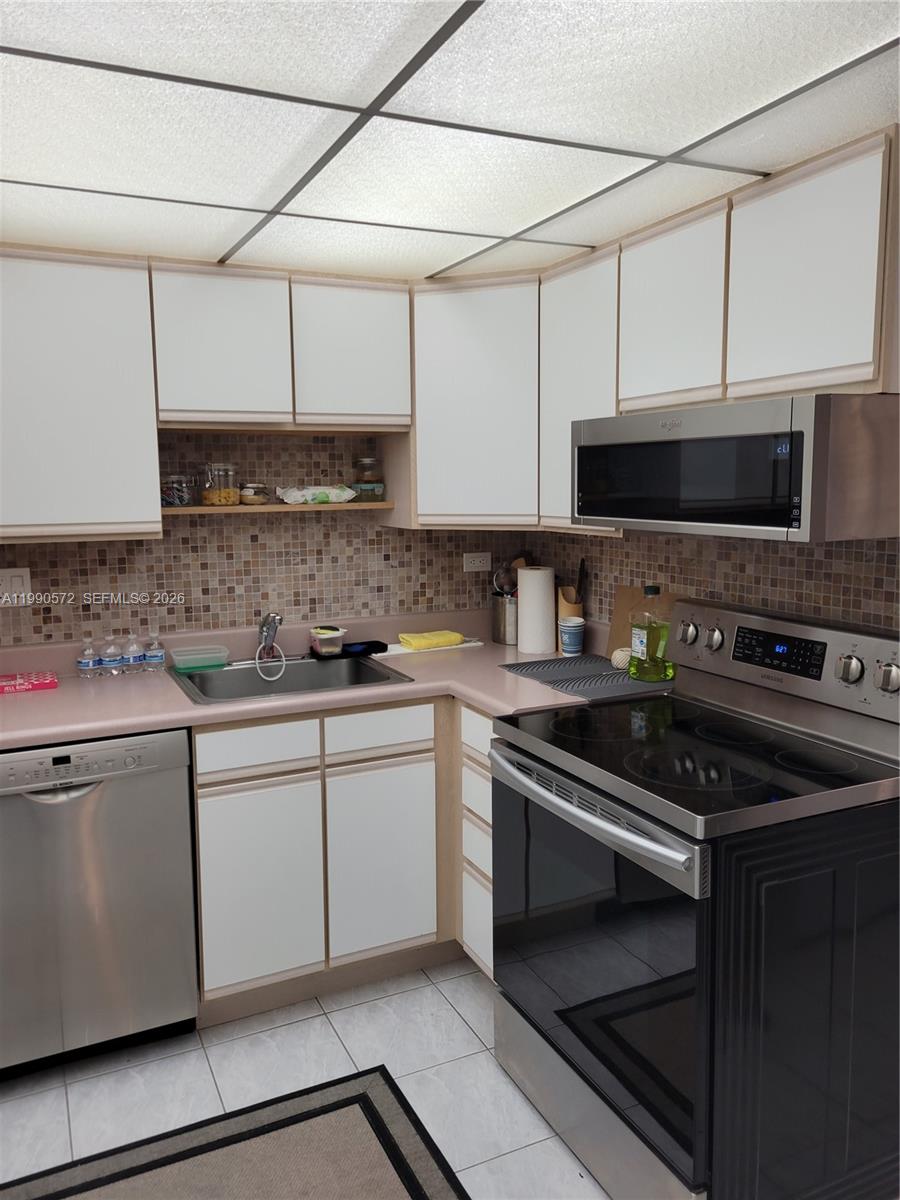 WINSTON TOWERS 200 CONDO - Residential Lease