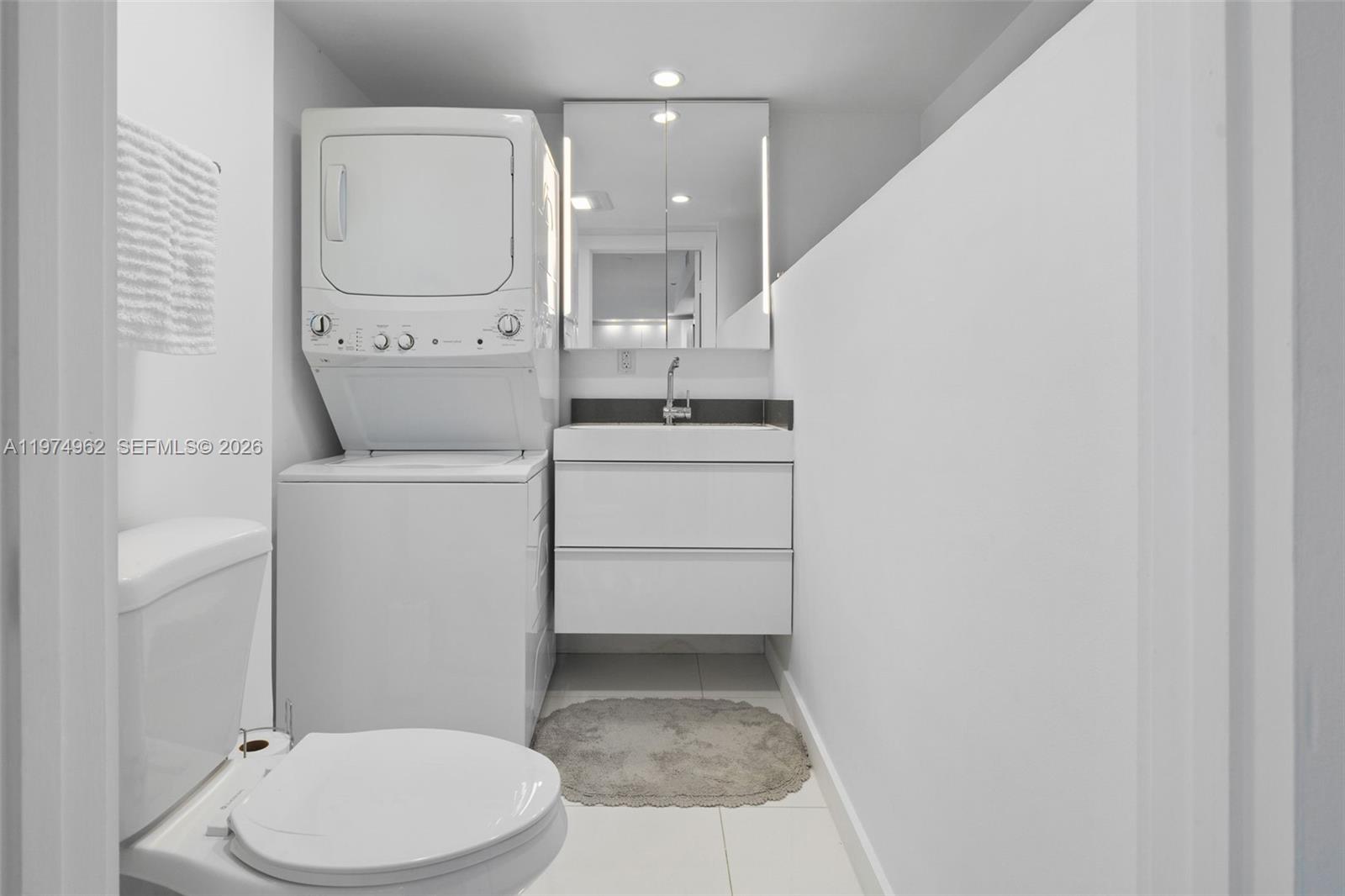 POINCIANA IS YT & RCQ CLU - Residential Lease