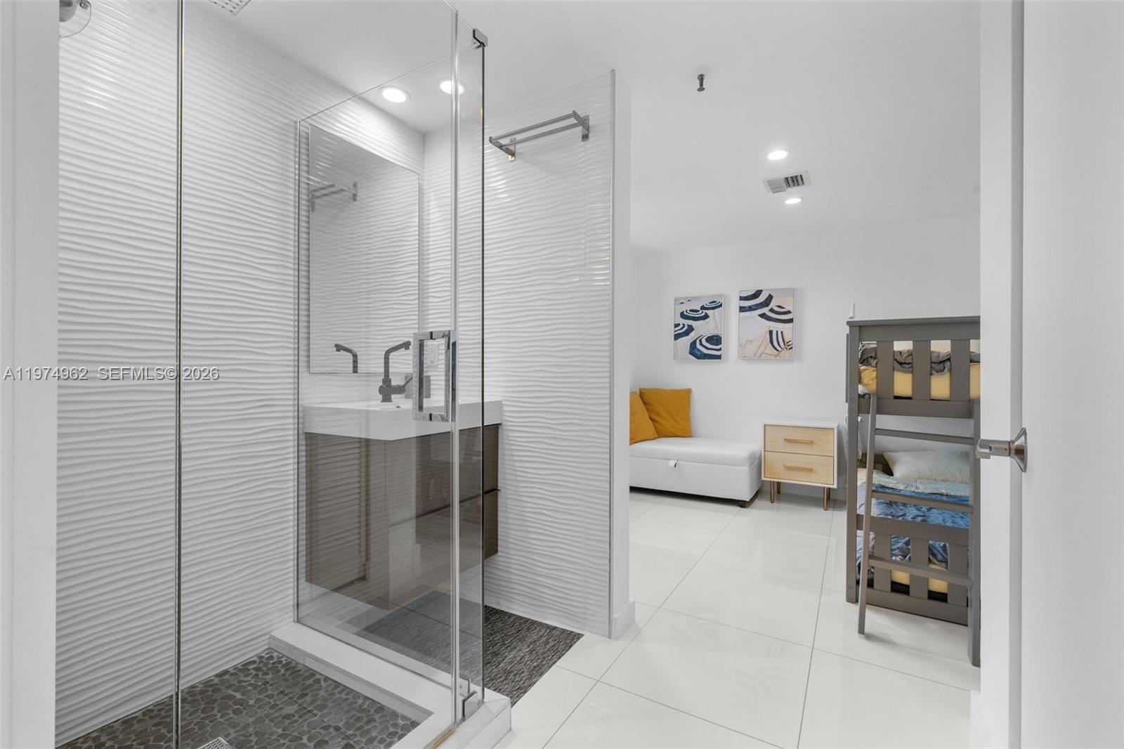 POINCIANA IS YT & RCQ CLU - Residential Lease