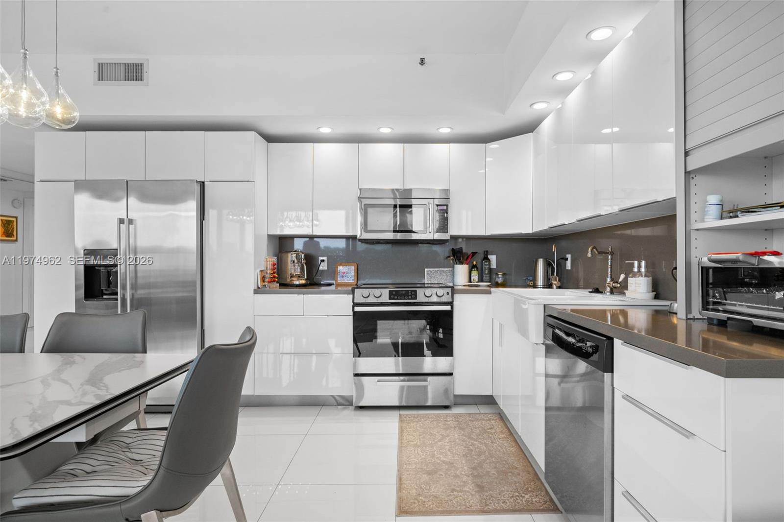 POINCIANA IS YT & RCQ CLU - Residential Lease