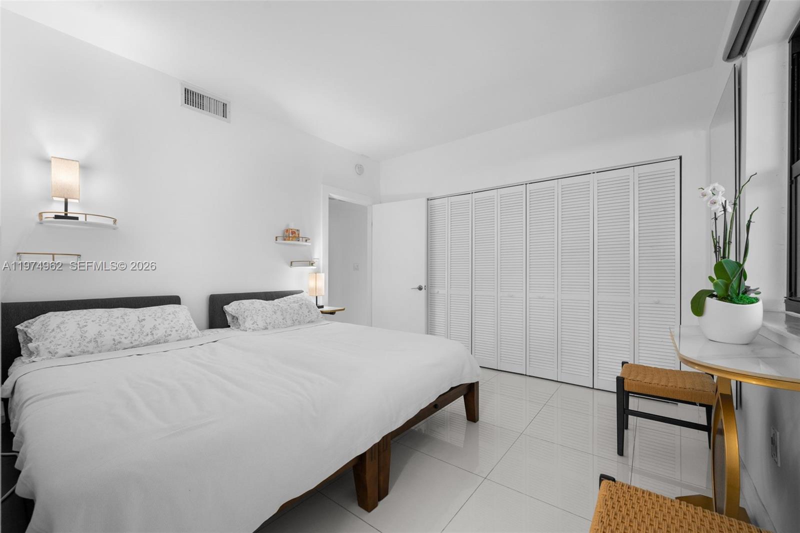 POINCIANA IS YT & RCQ CLU - Residential Lease